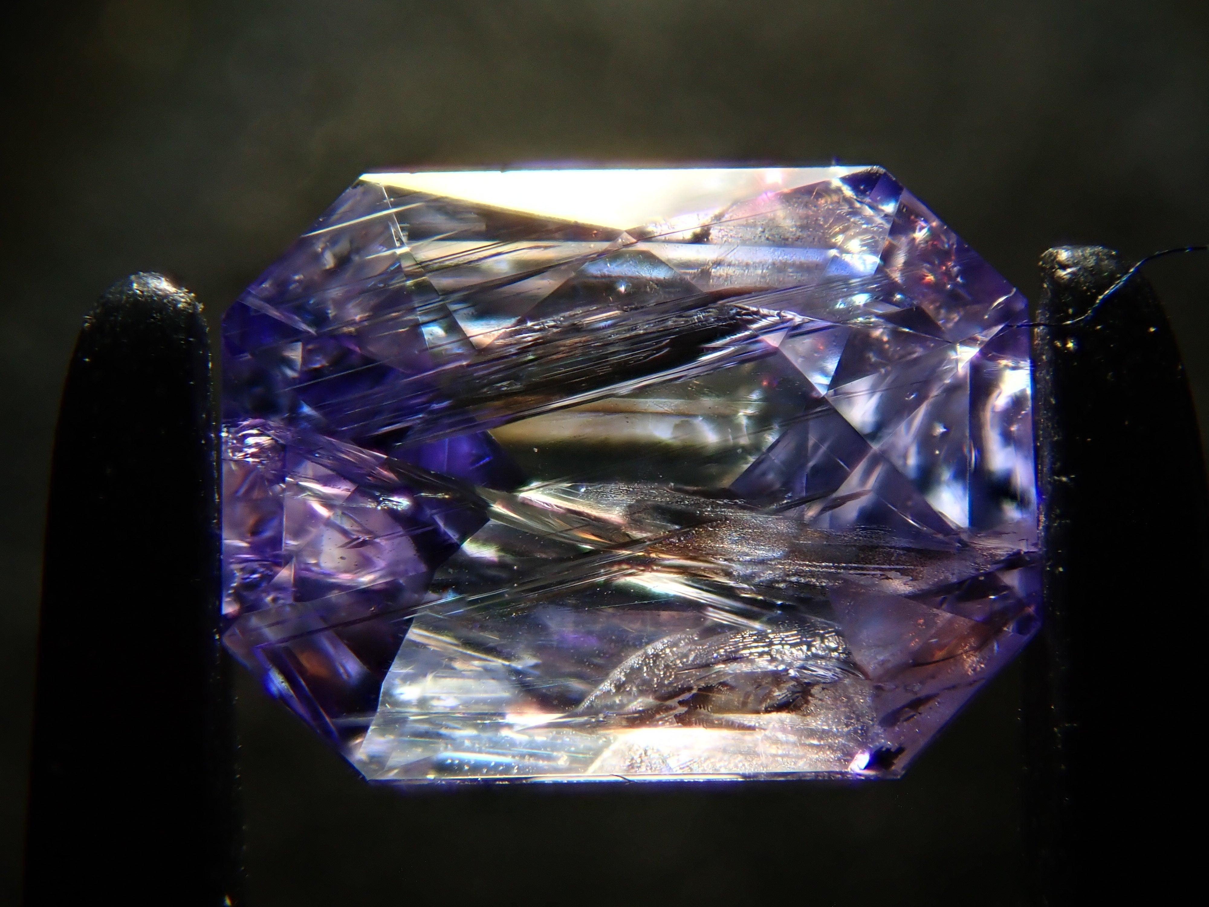 【12561518掲載】タンザニア産バイカラータンザナイト 0.419ctルース