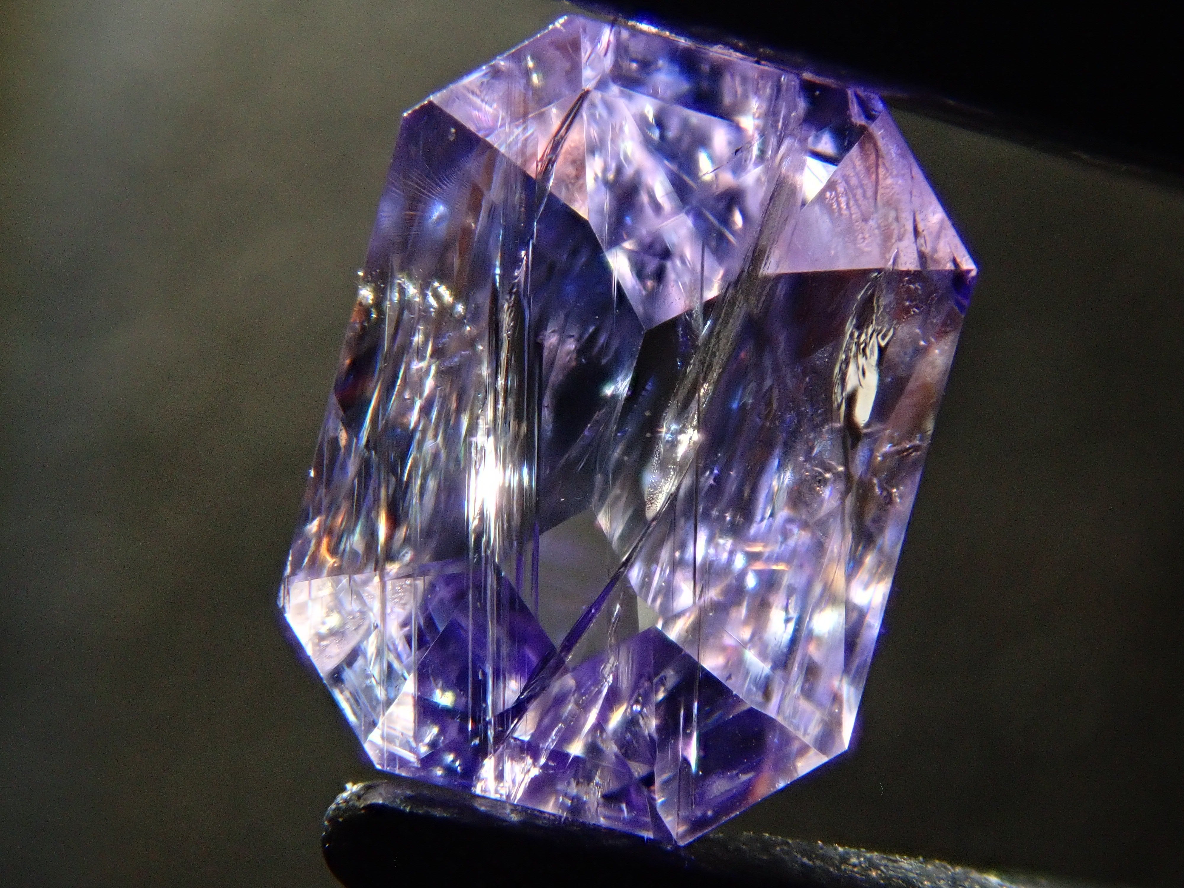 【12561518掲載】タンザニア産バイカラータンザナイト 0.419ctルース