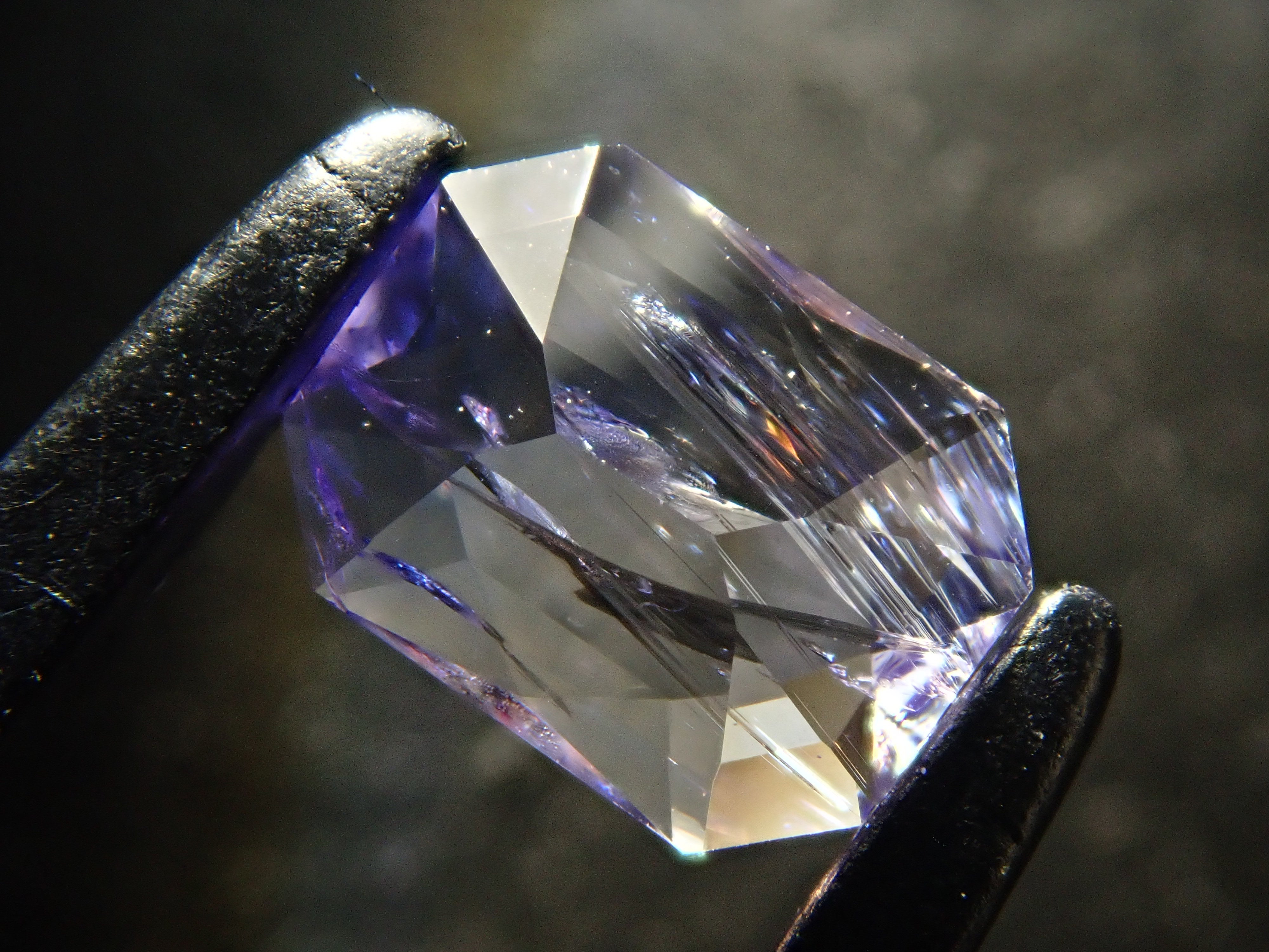 【12561518掲載】タンザニア産バイカラータンザナイト 0.419ctルース