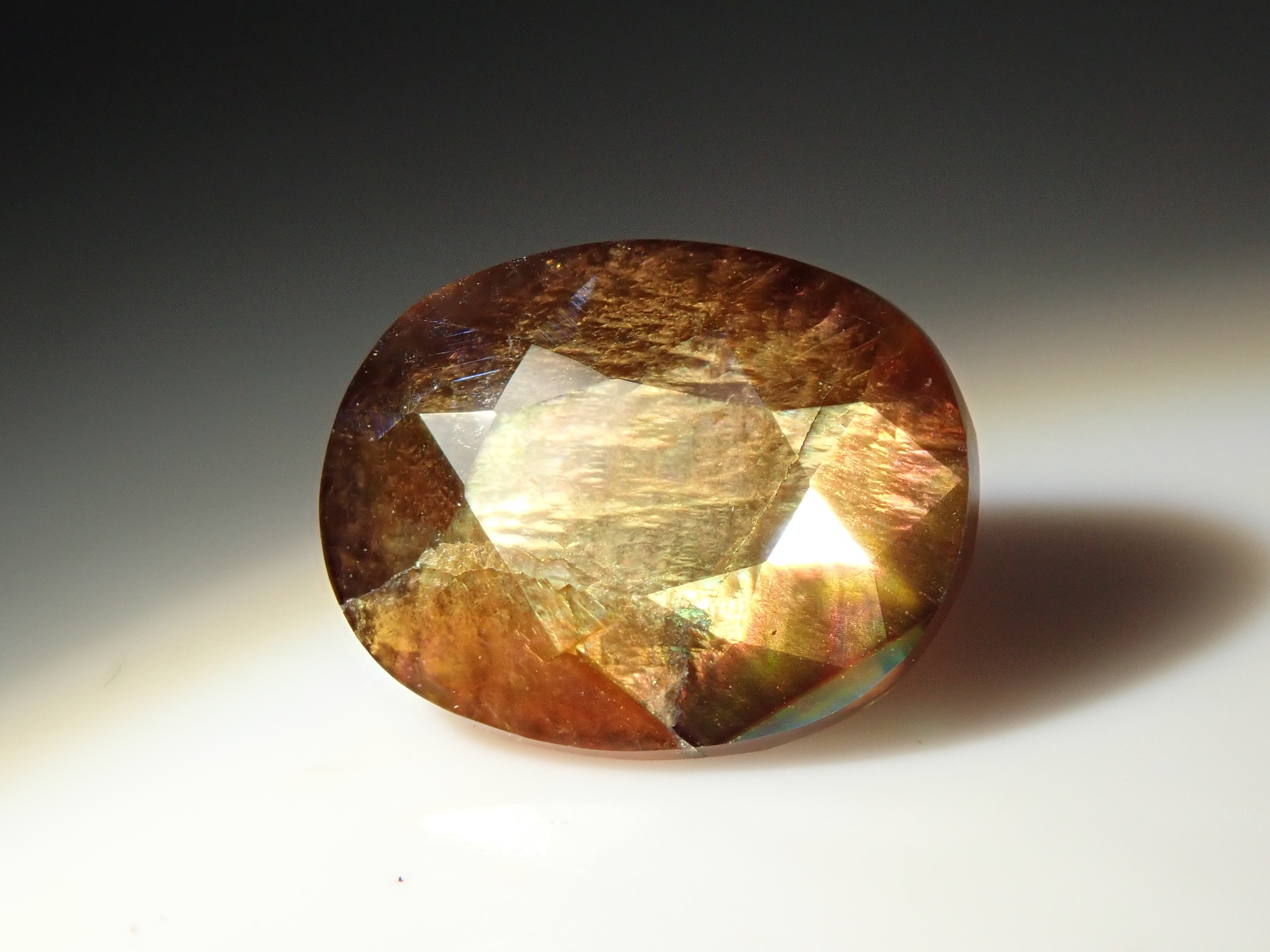 奈良県天川村産レインボーガーネット(アンドラダイトガーネット) 1.951ctルース