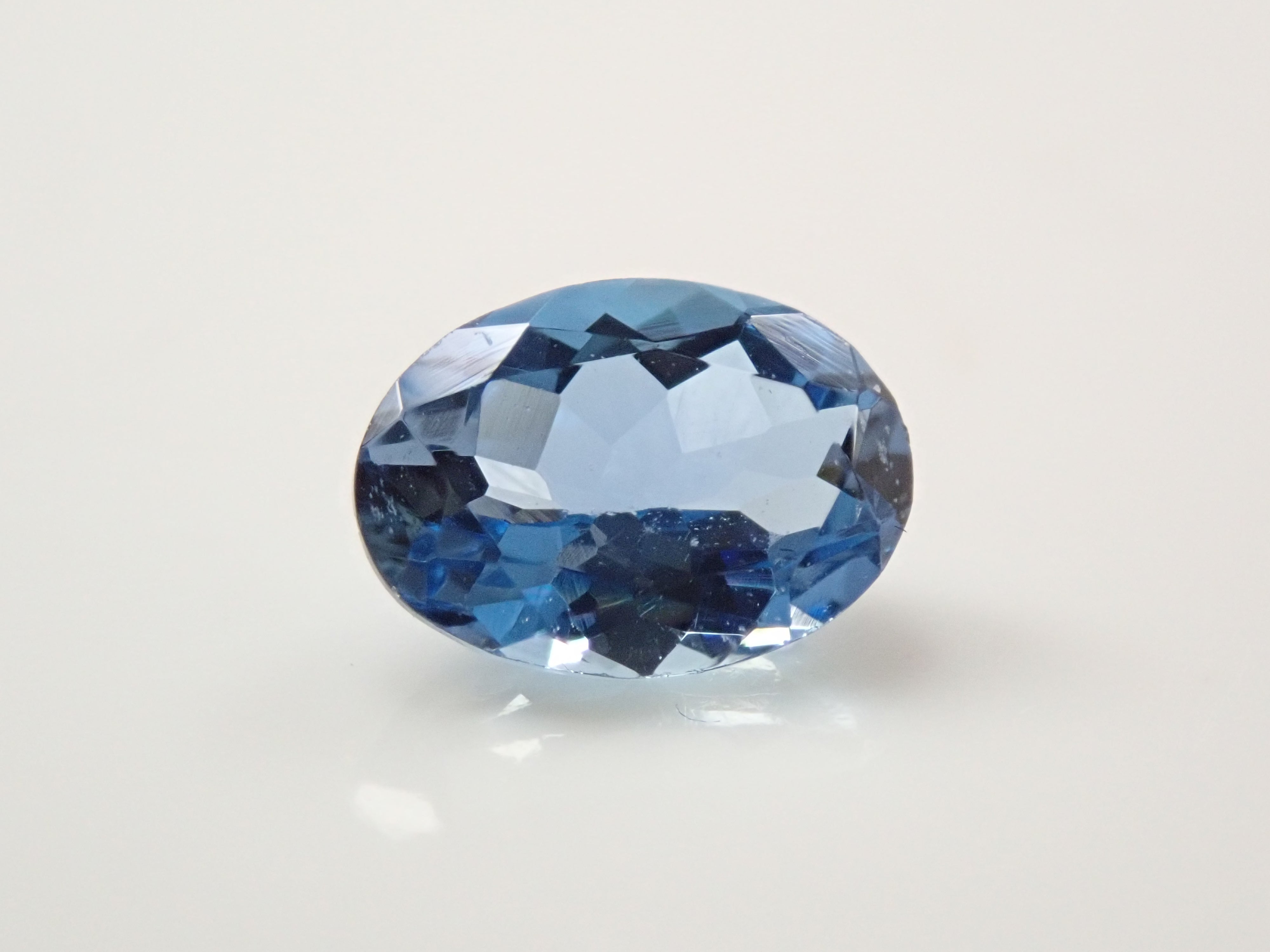 ブラジル産サンタマリアアクアマリン 0.669ctルース