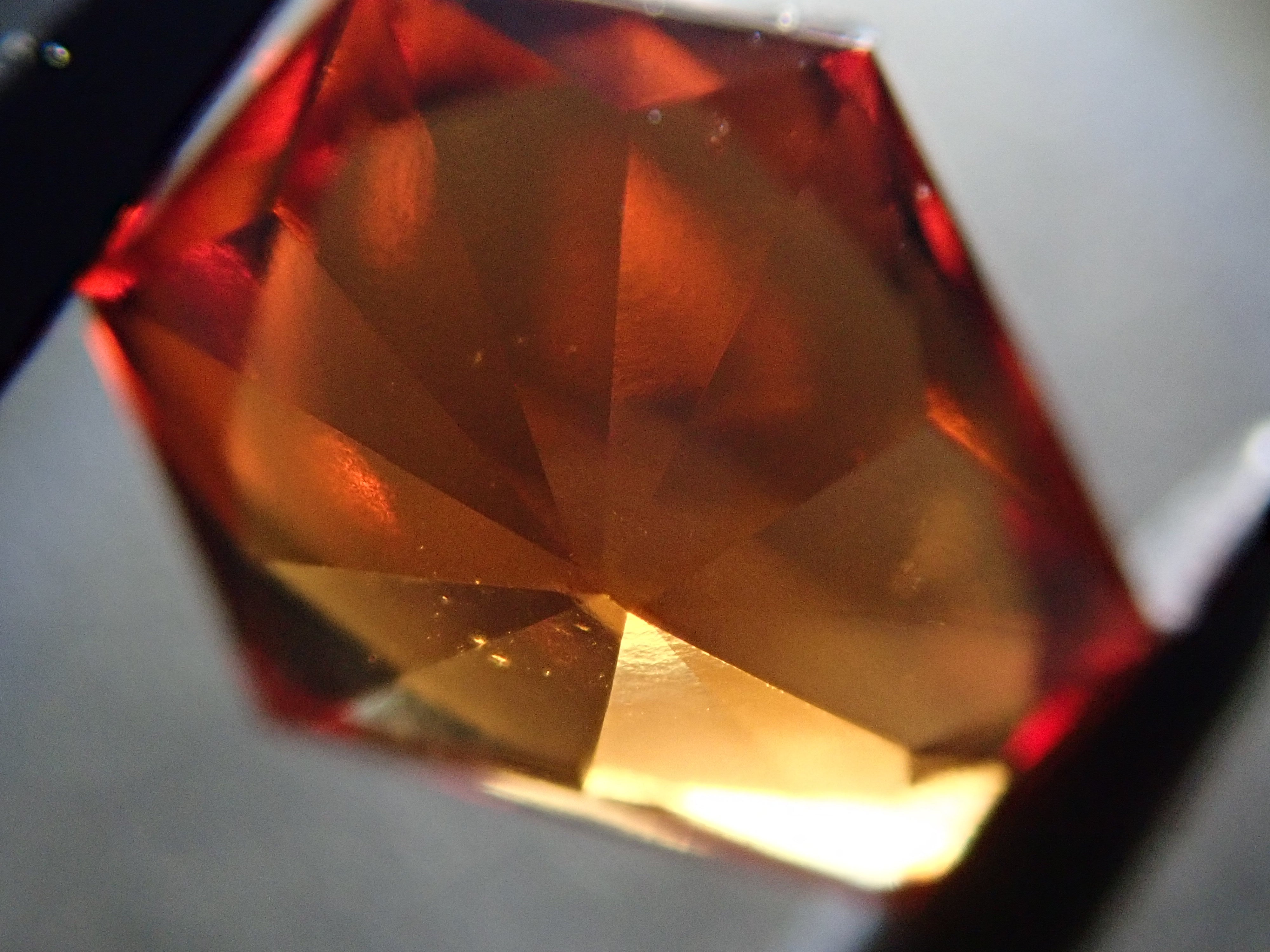 【2/14 22時販売】スリランカ産ヘソナイトガーネット 1.674ctルース