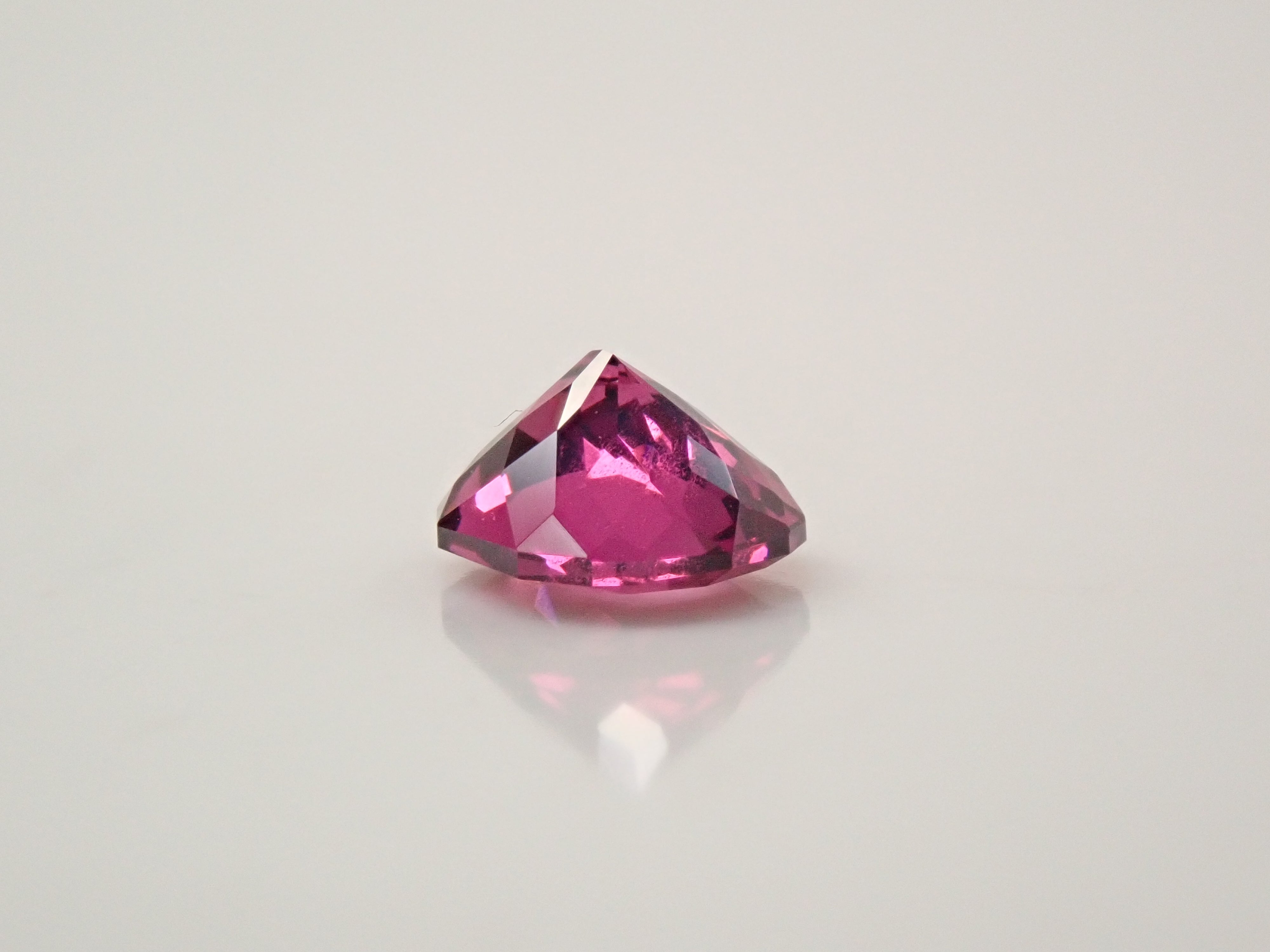 【2/14 22時販売】タンザニア産ロードライトガーネット 0.733ctルース