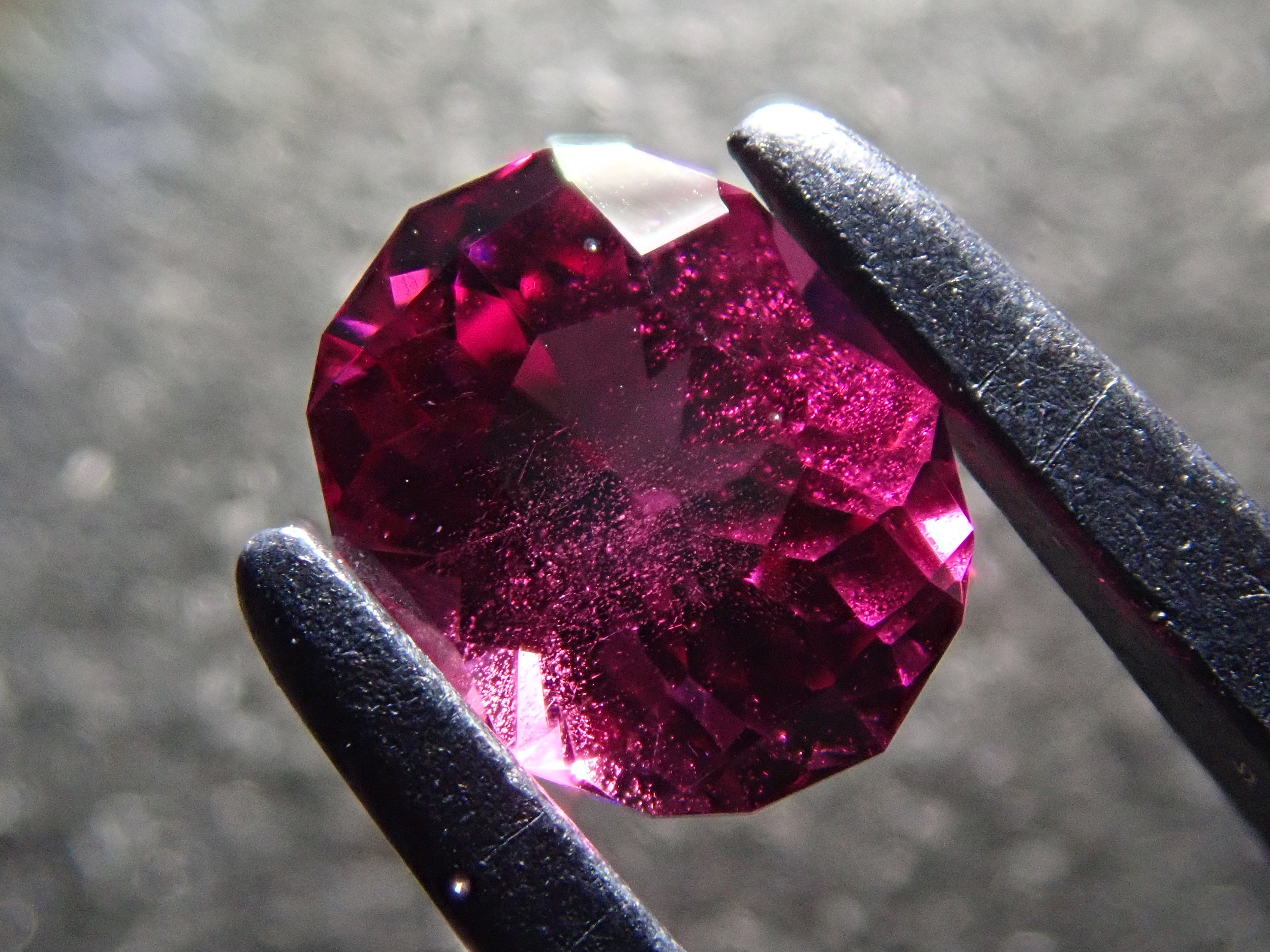 【2/14 22時販売】タンザニア産ロードライトガーネット 0.733ctルース