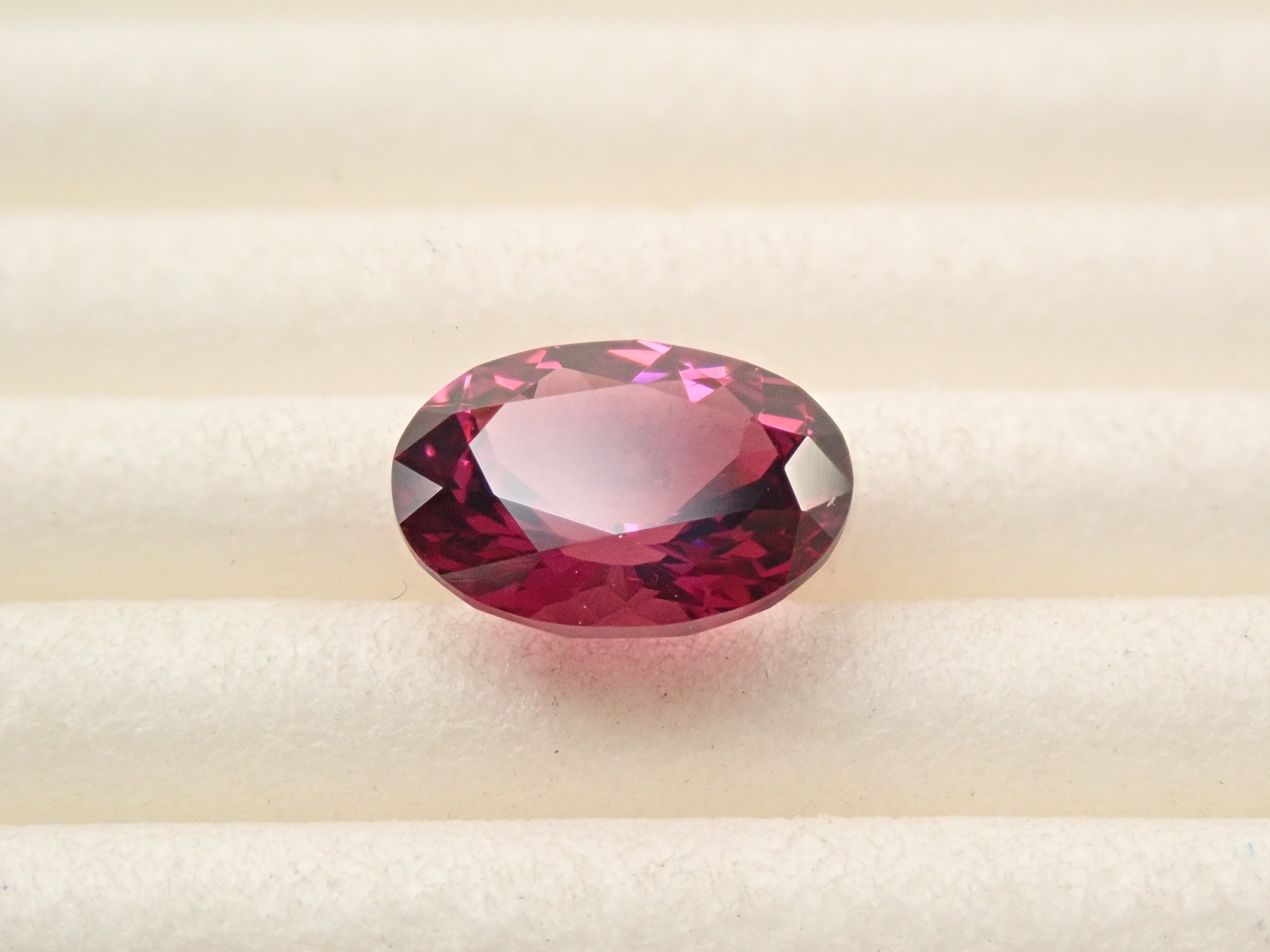 【12561653掲載】タンザニア産ロードライトガーネット 1.194ctルース