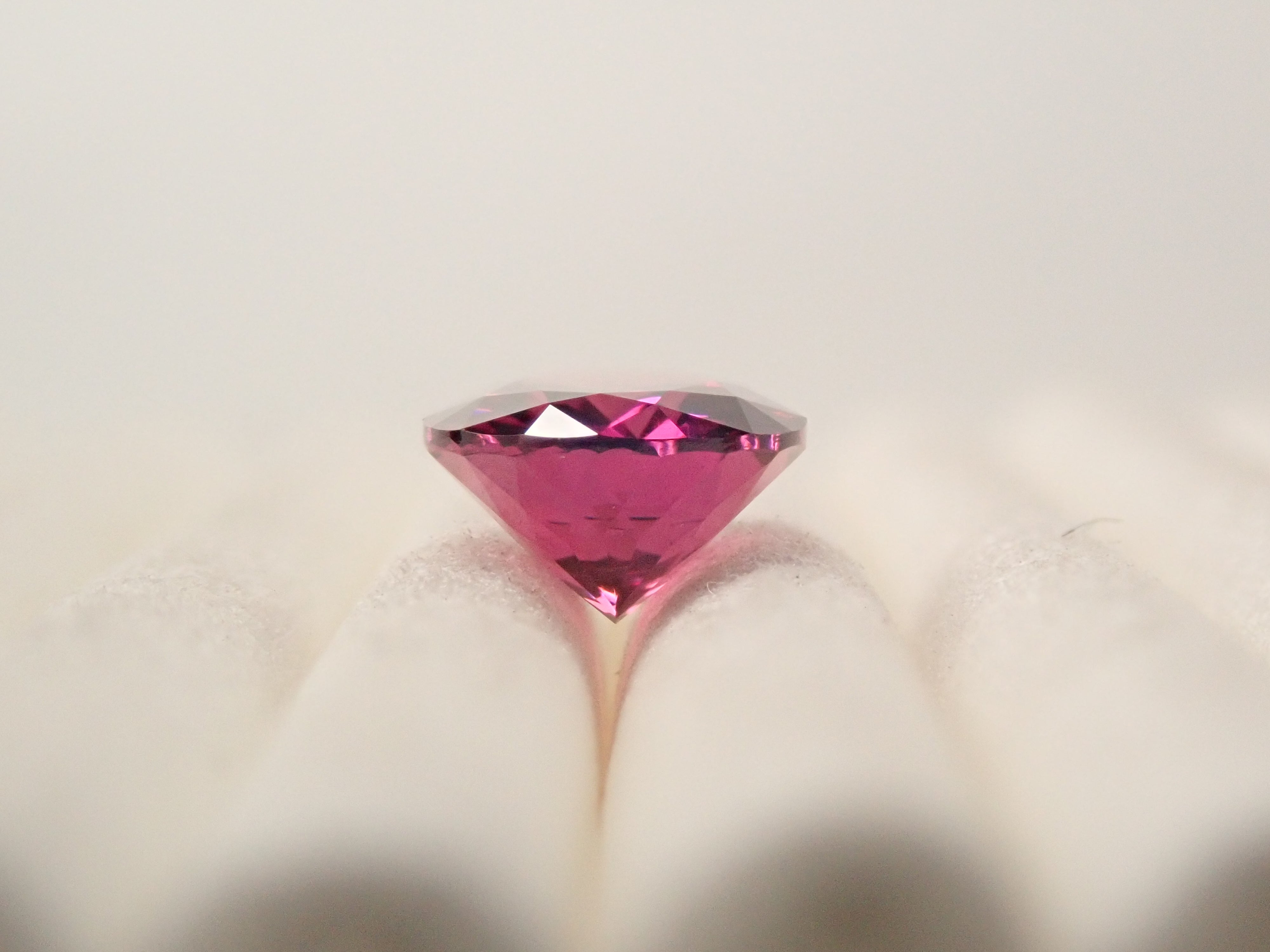 【12561653掲載】タンザニア産ロードライトガーネット 1.194ctルース