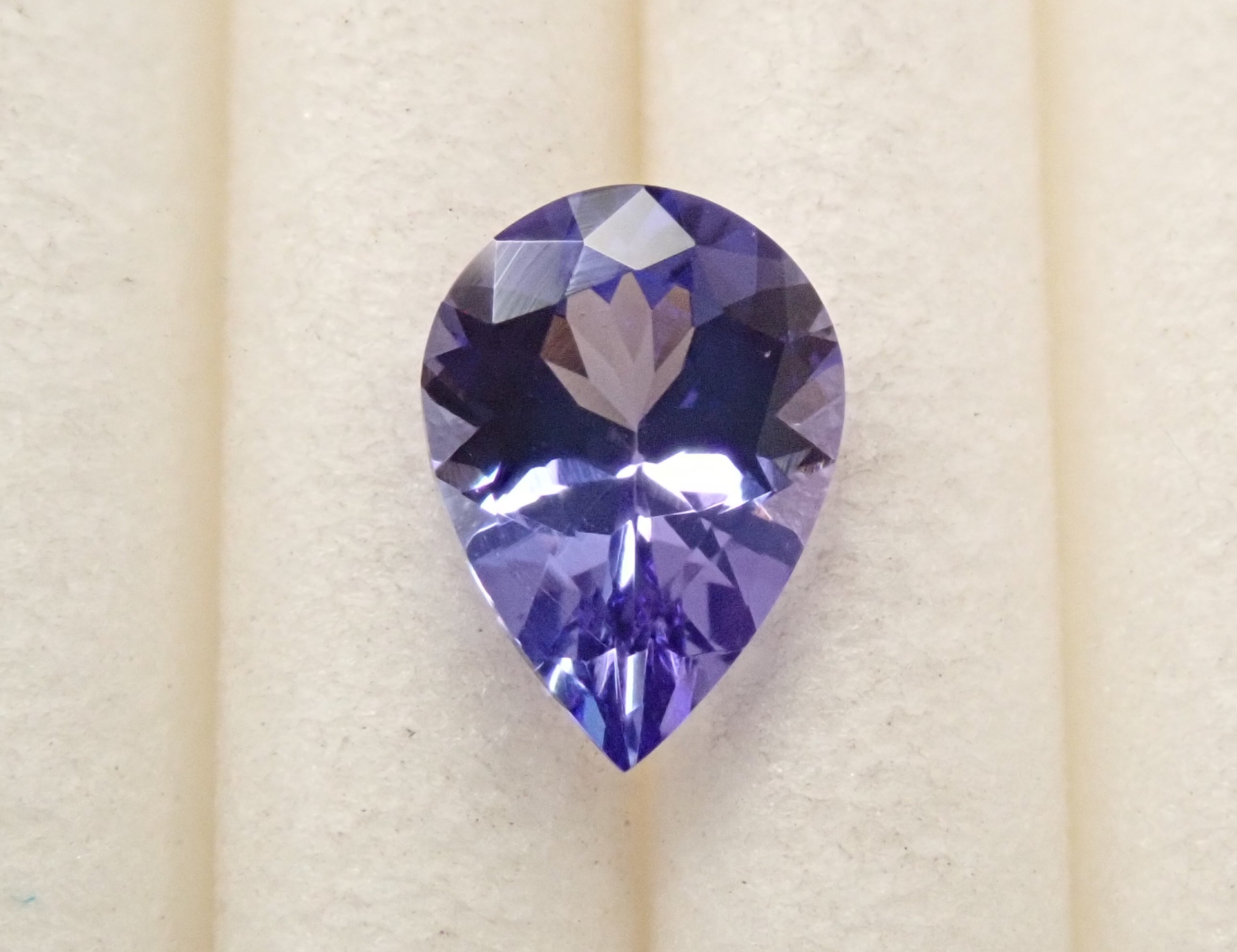 【2/14 22時販売】タンザニア産タンザナイト 0.331ctルース