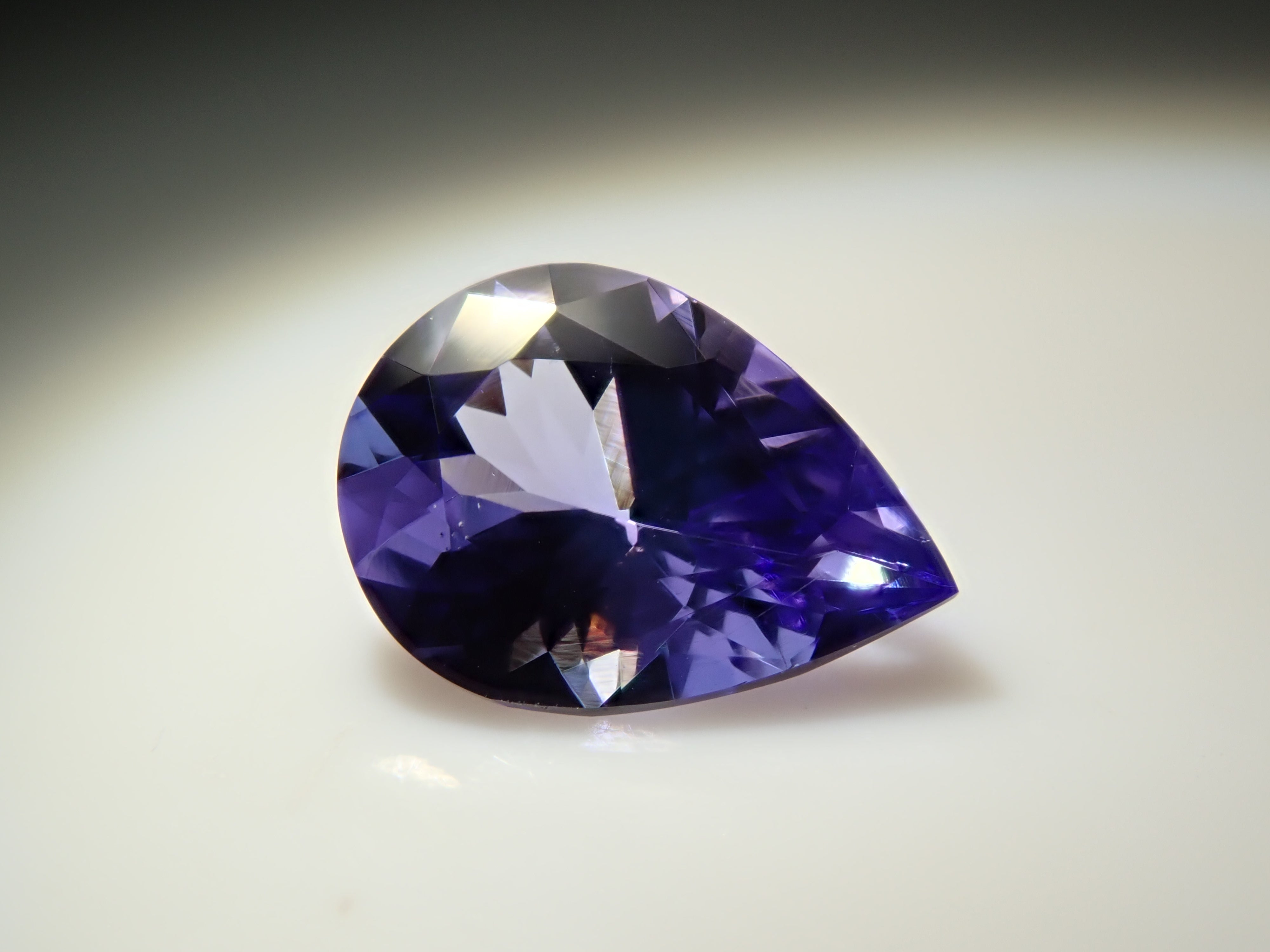 【12561657掲載】タンザニア産タンザナイト 0.331ctルース