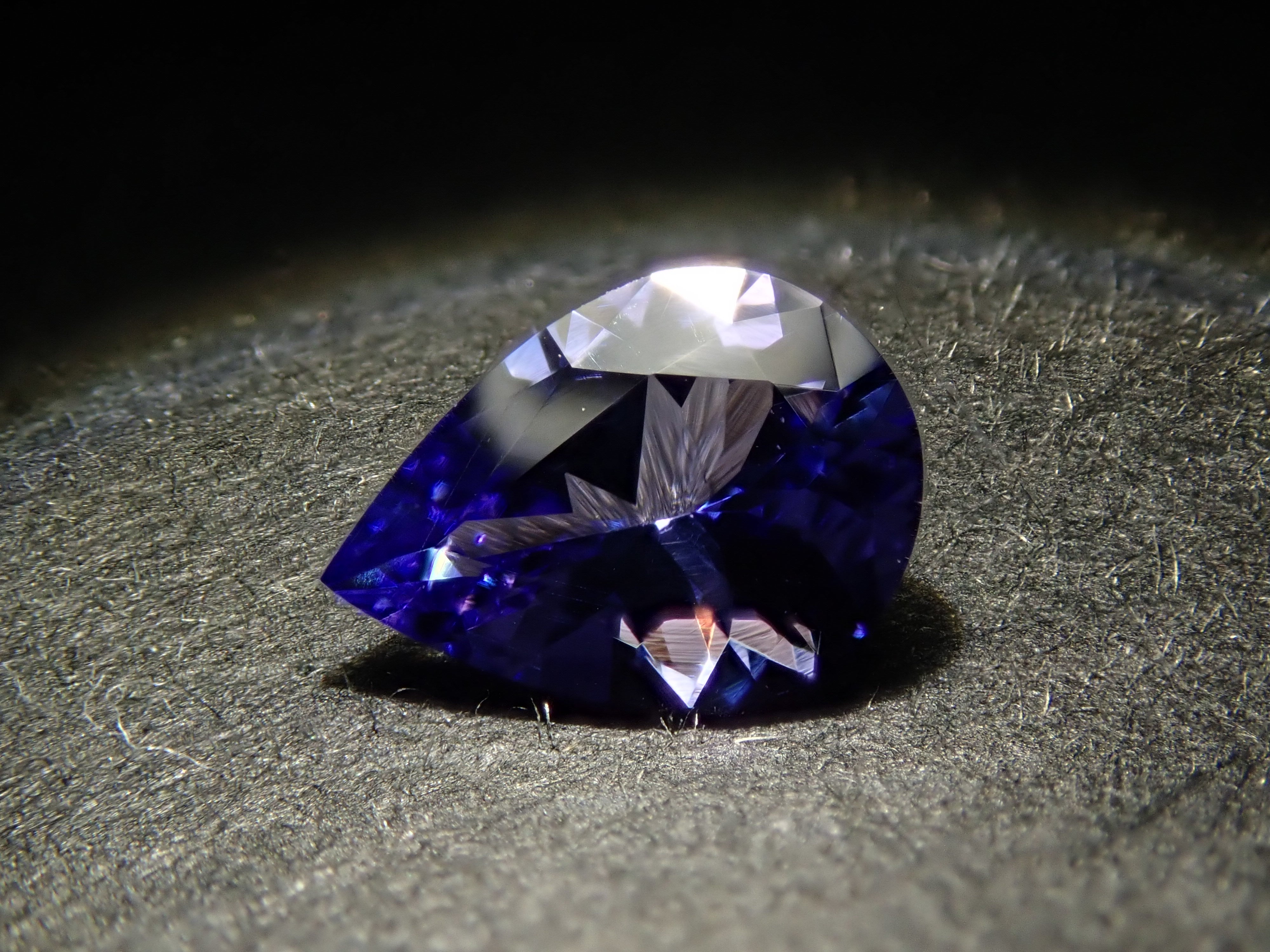 【2/15 22時販売】タンザニア産タンザナイト 0.331ctルース