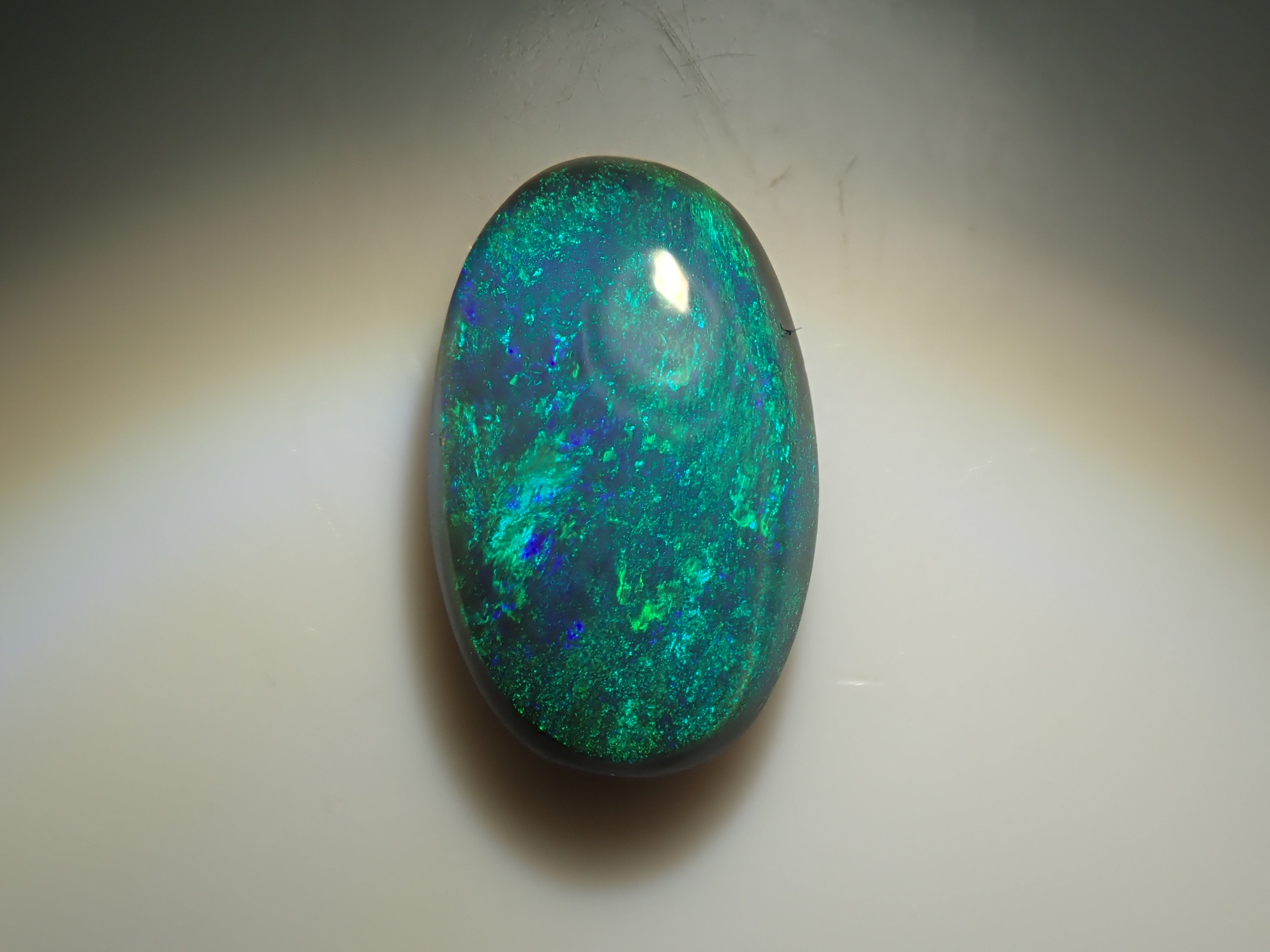 オーストラリア産ブラックオパール 0.805ctルース