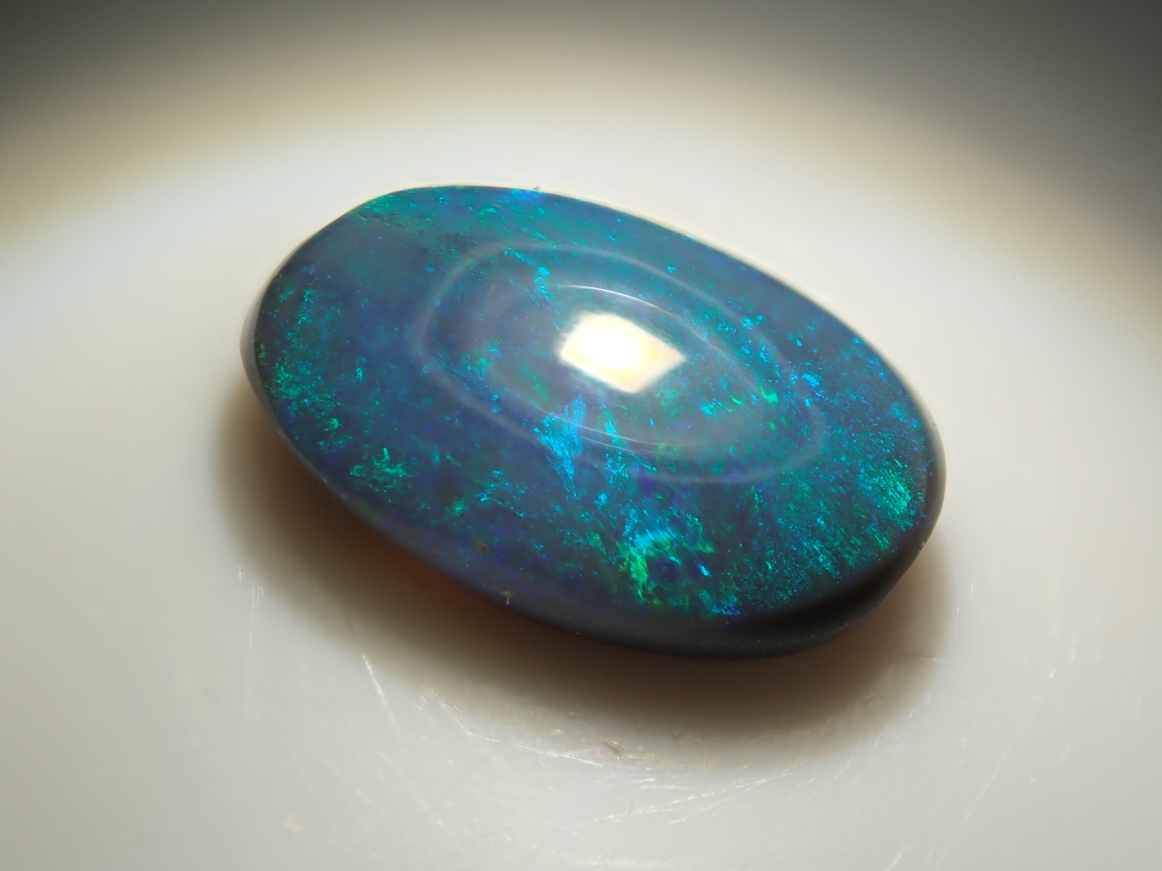 オーストラリア産ブラックオパール 0.805ctルース