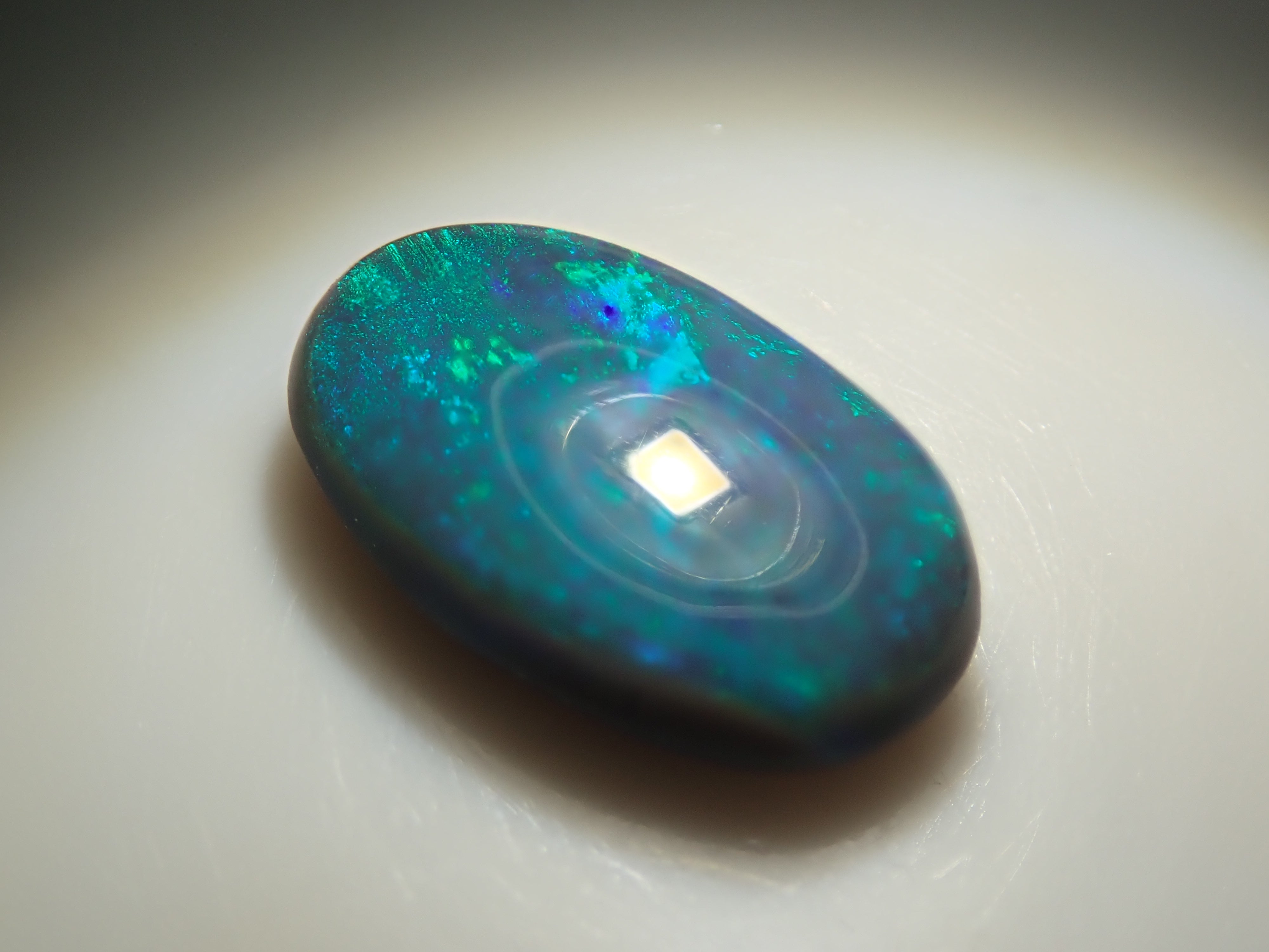 オーストラリア産ブラックオパール 0.805ctルース