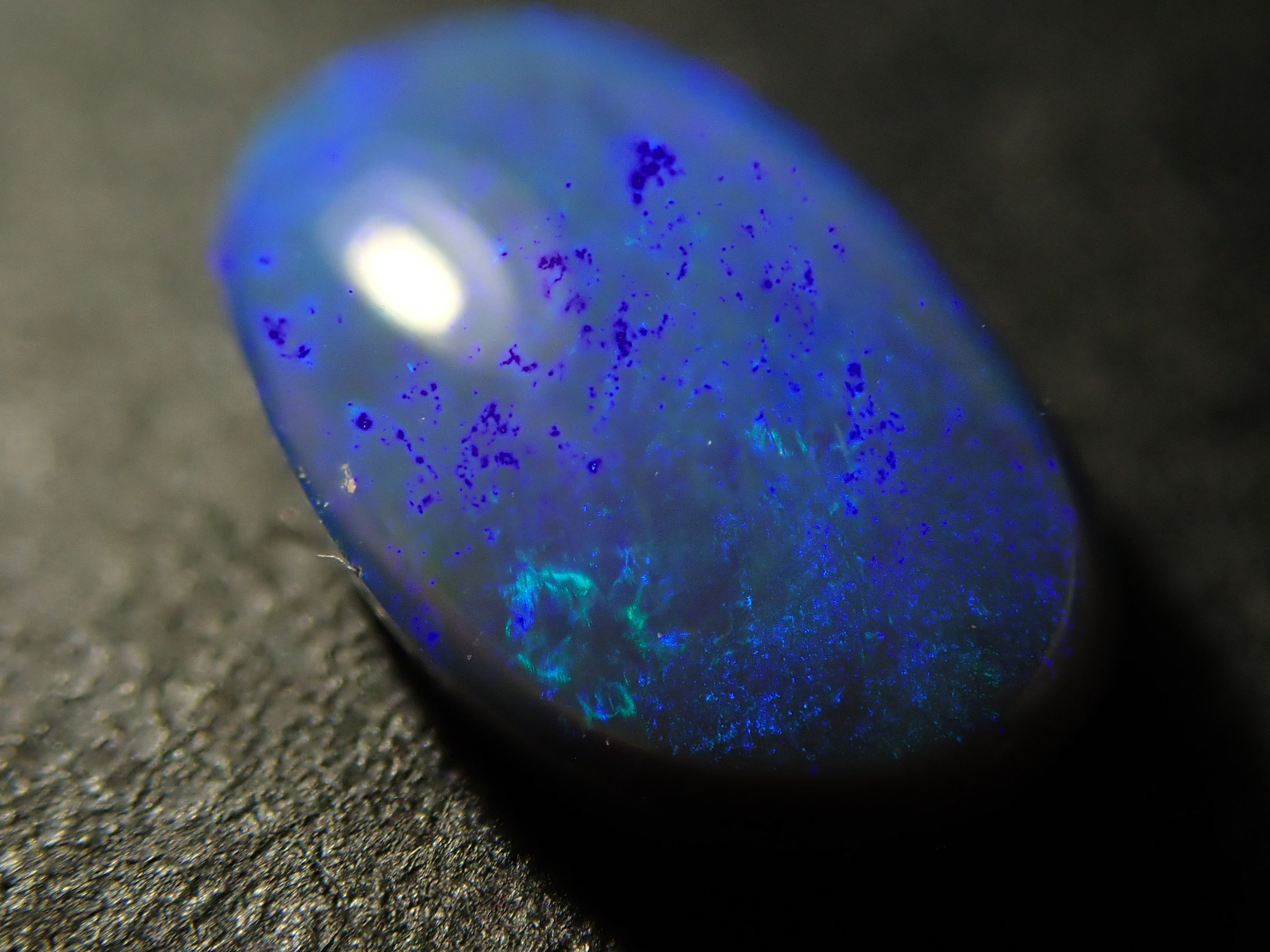 【2/14 22時販売】オーストラリア産ブラックオパール 0.805ctルース