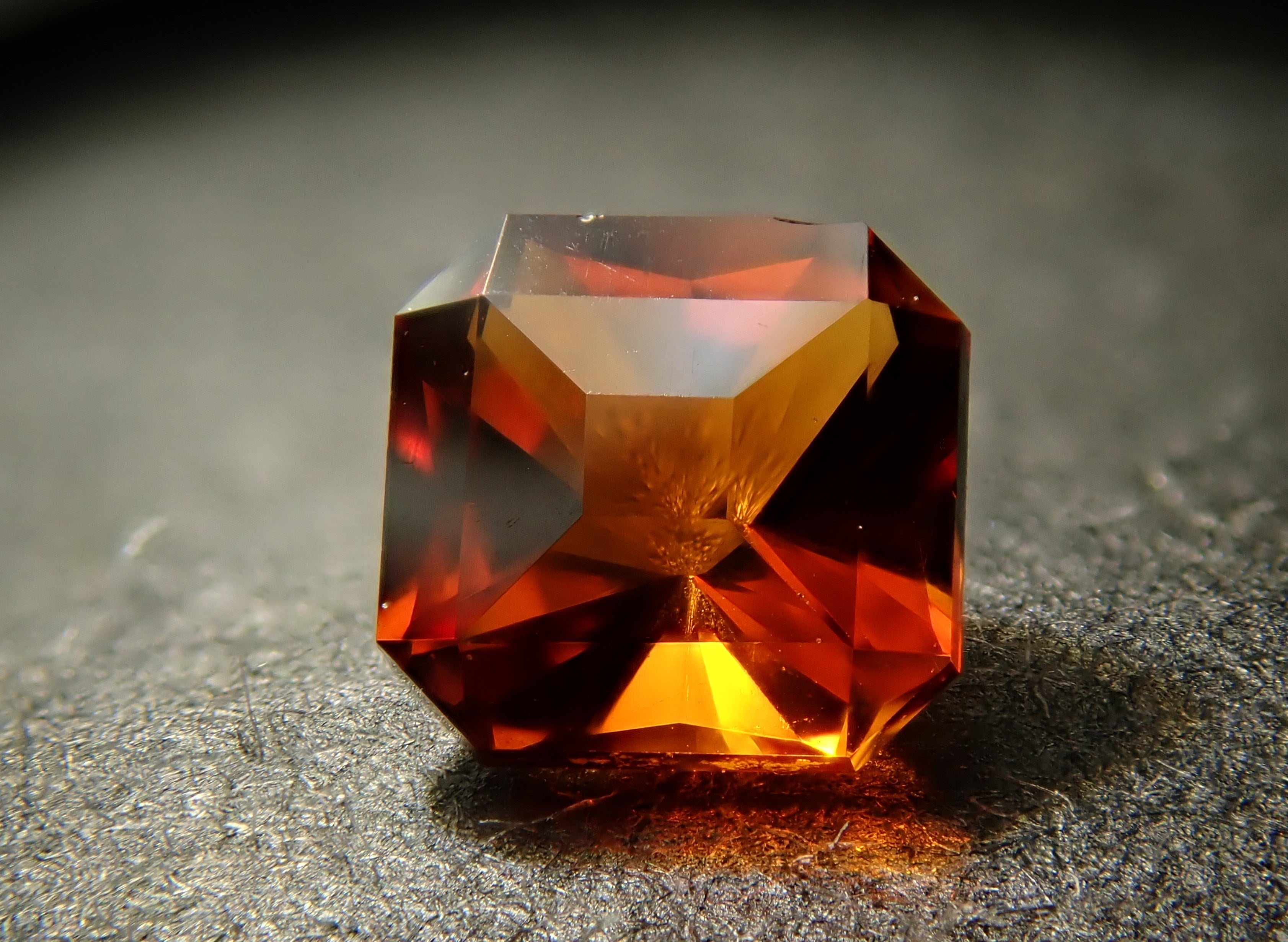 【2/20 22時販売】ブラジル産マデイラシトリン 0.170ctルース