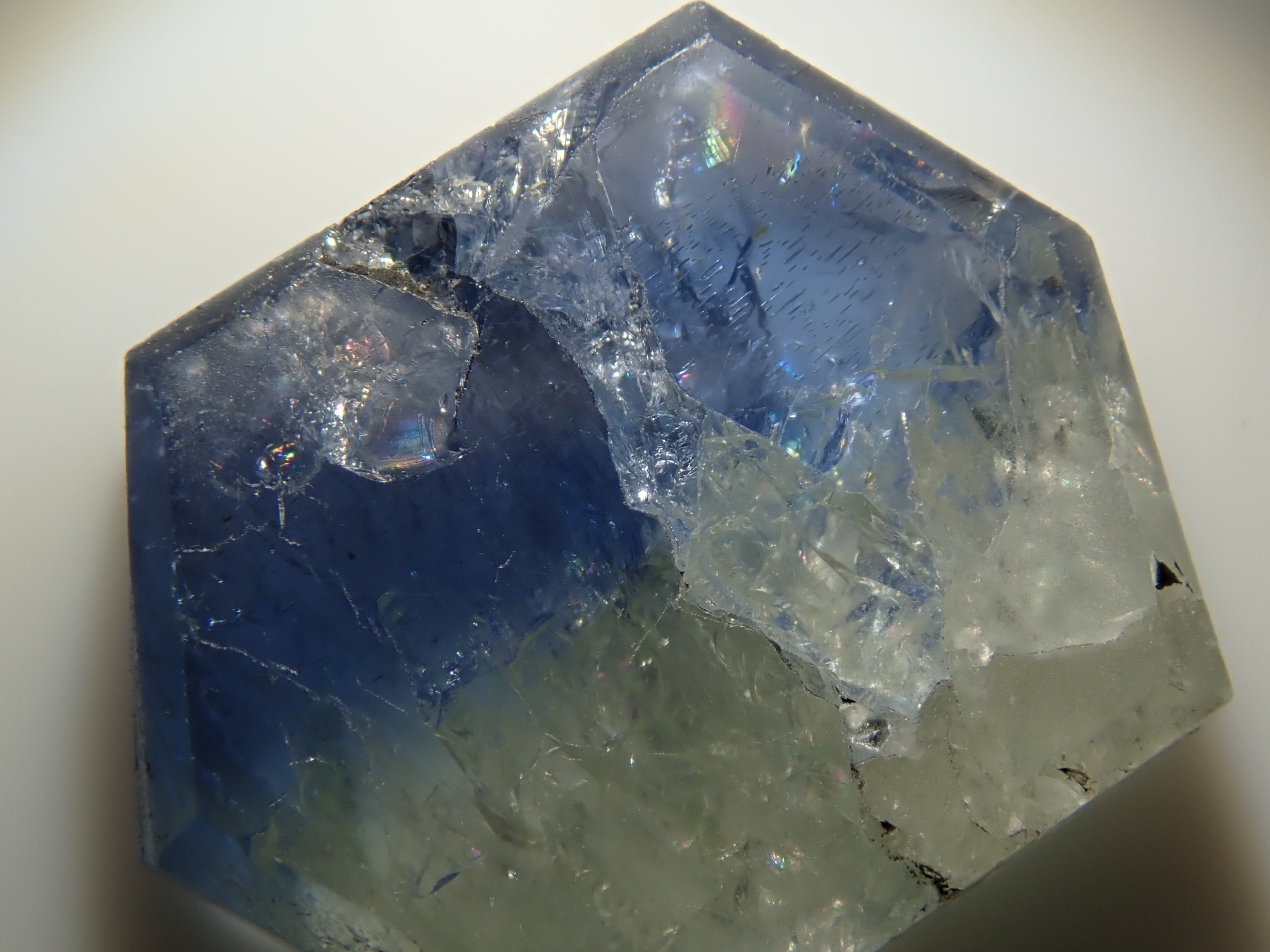 【12548919掲載】非加熱バイカラーサファイア 2.600ctルース