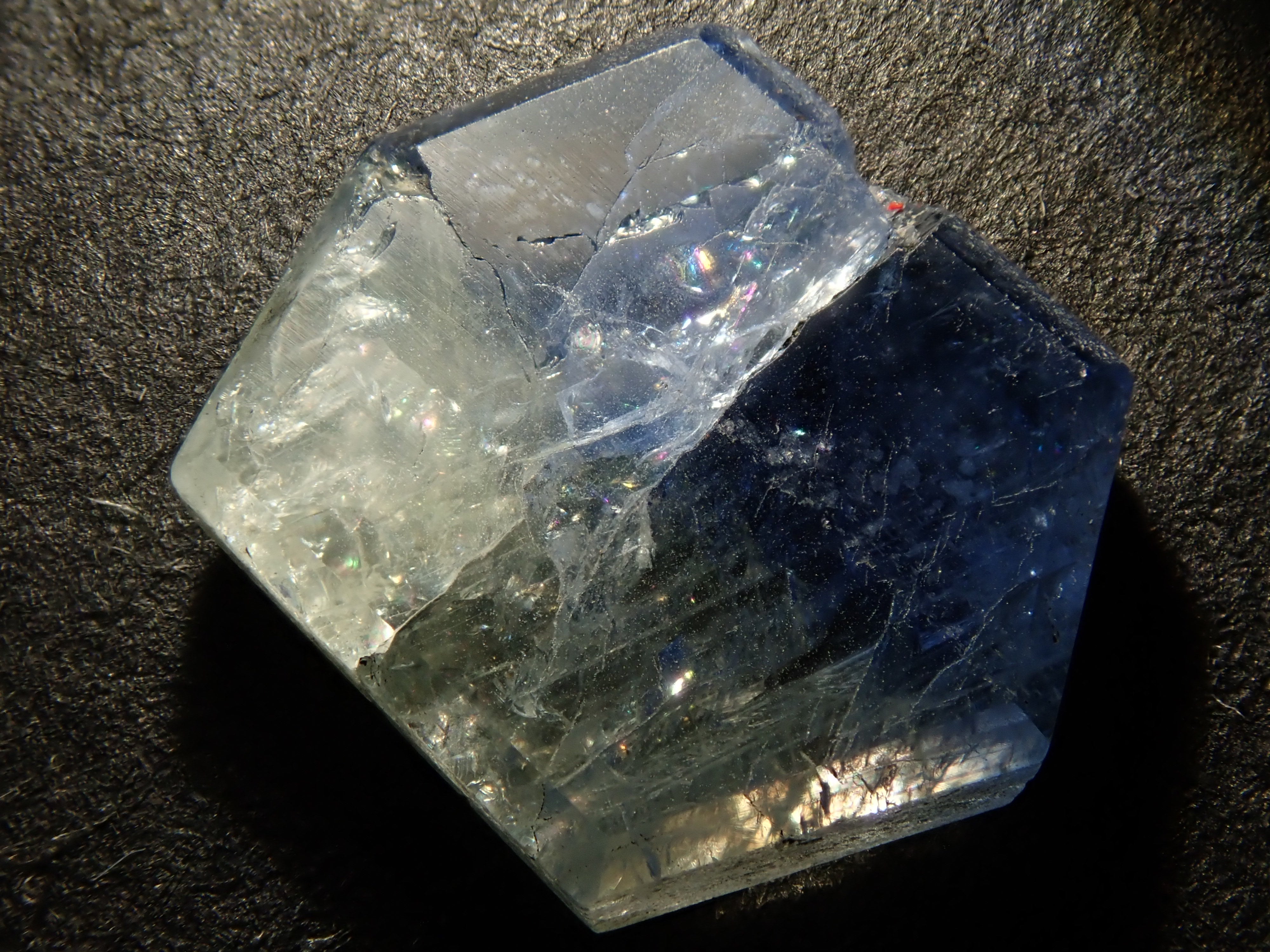 【12548919掲載】非加熱バイカラーサファイア 2.600ctルース