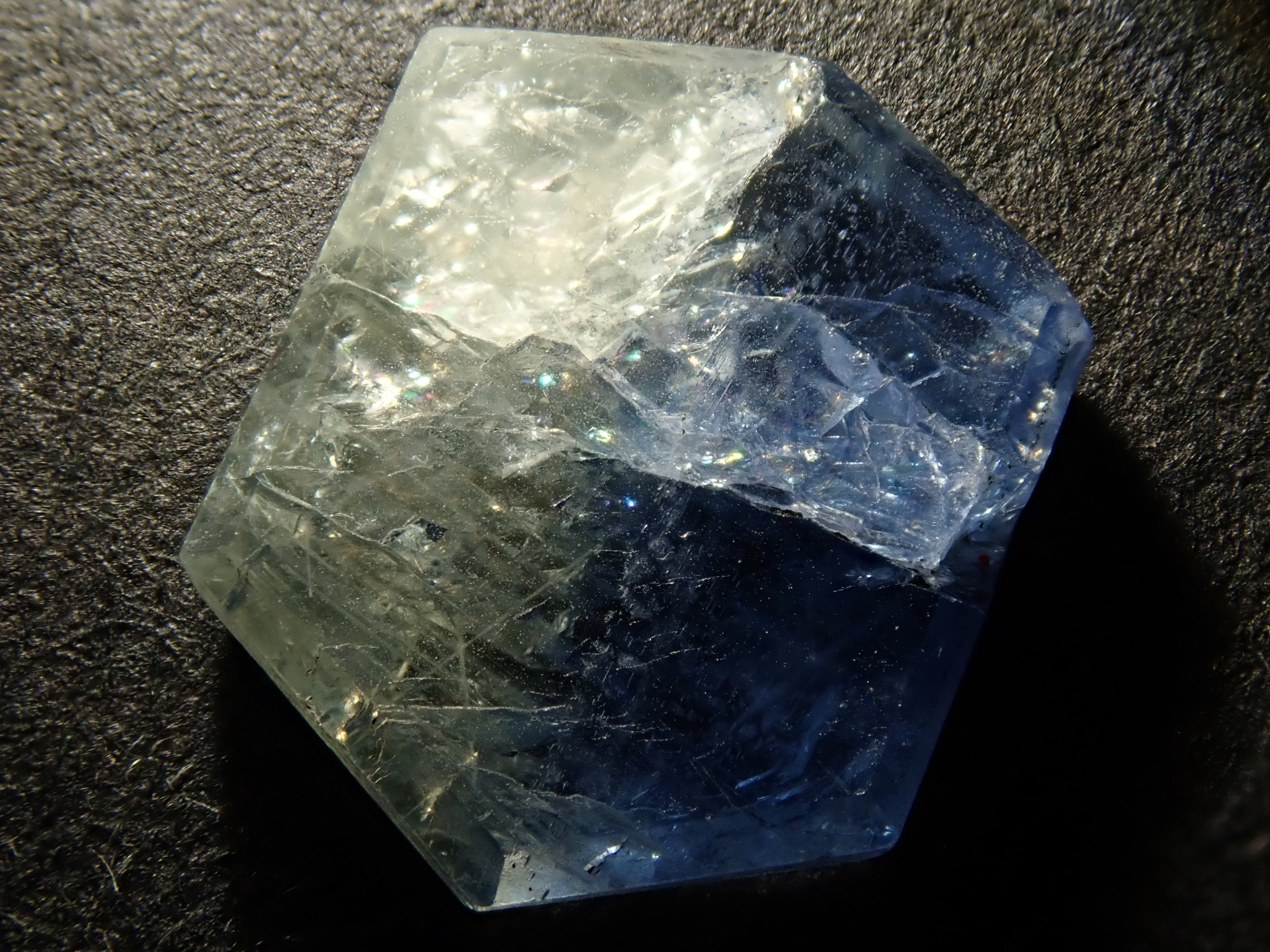 【12548919掲載】非加熱バイカラーサファイア 2.600ctルース