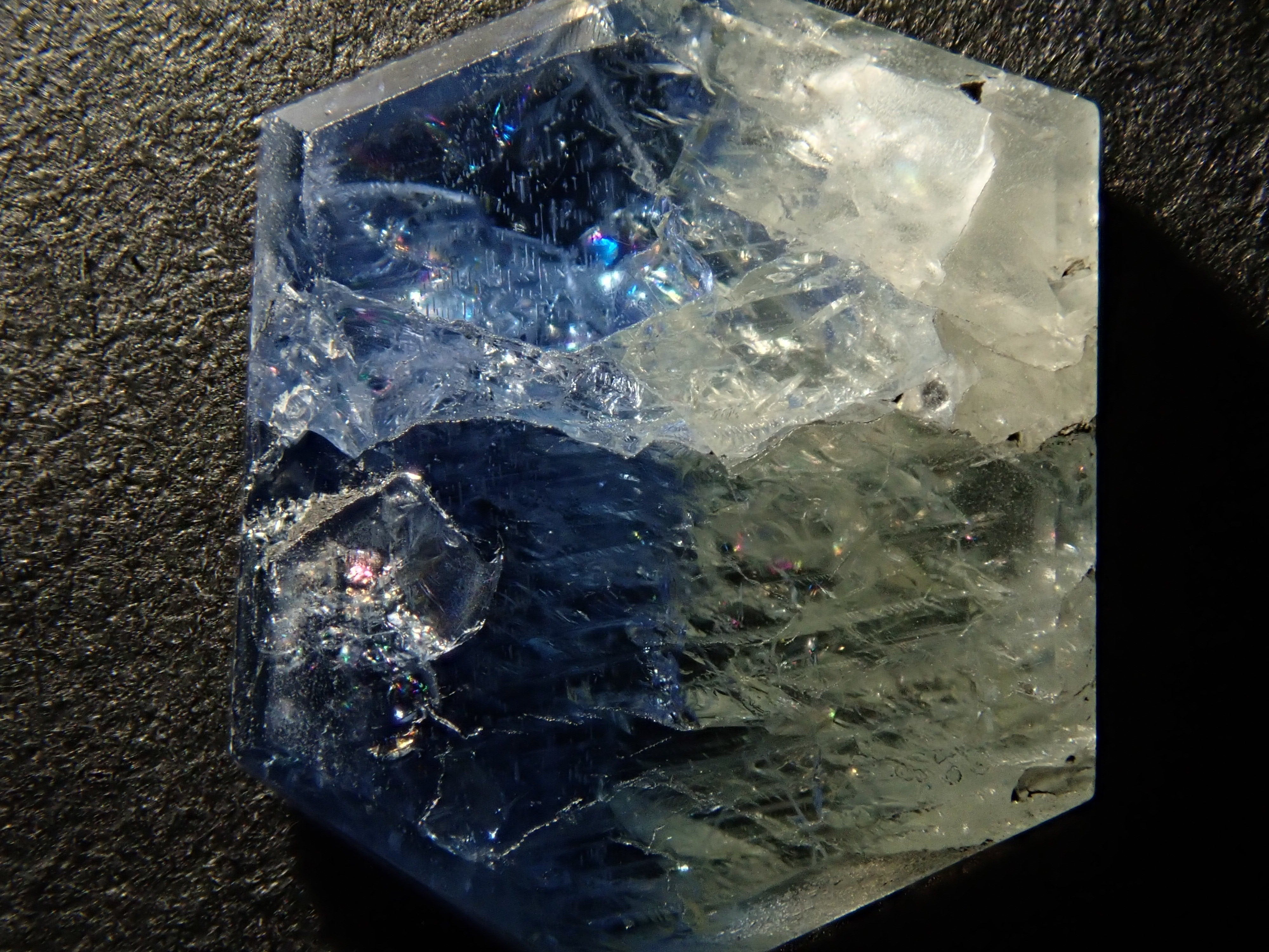 【12548919掲載】非加熱バイカラーサファイア 2.600ctルース