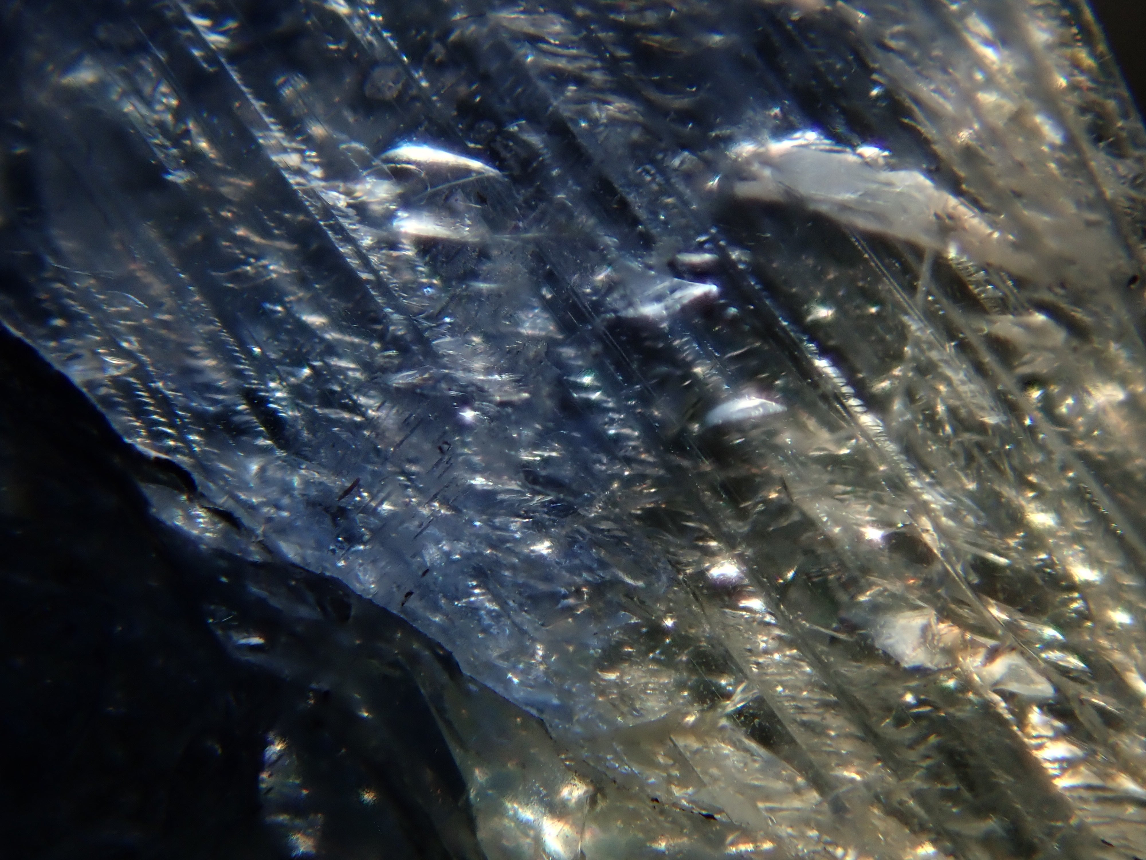 【12548919掲載】非加熱バイカラーサファイア 2.600ctルース