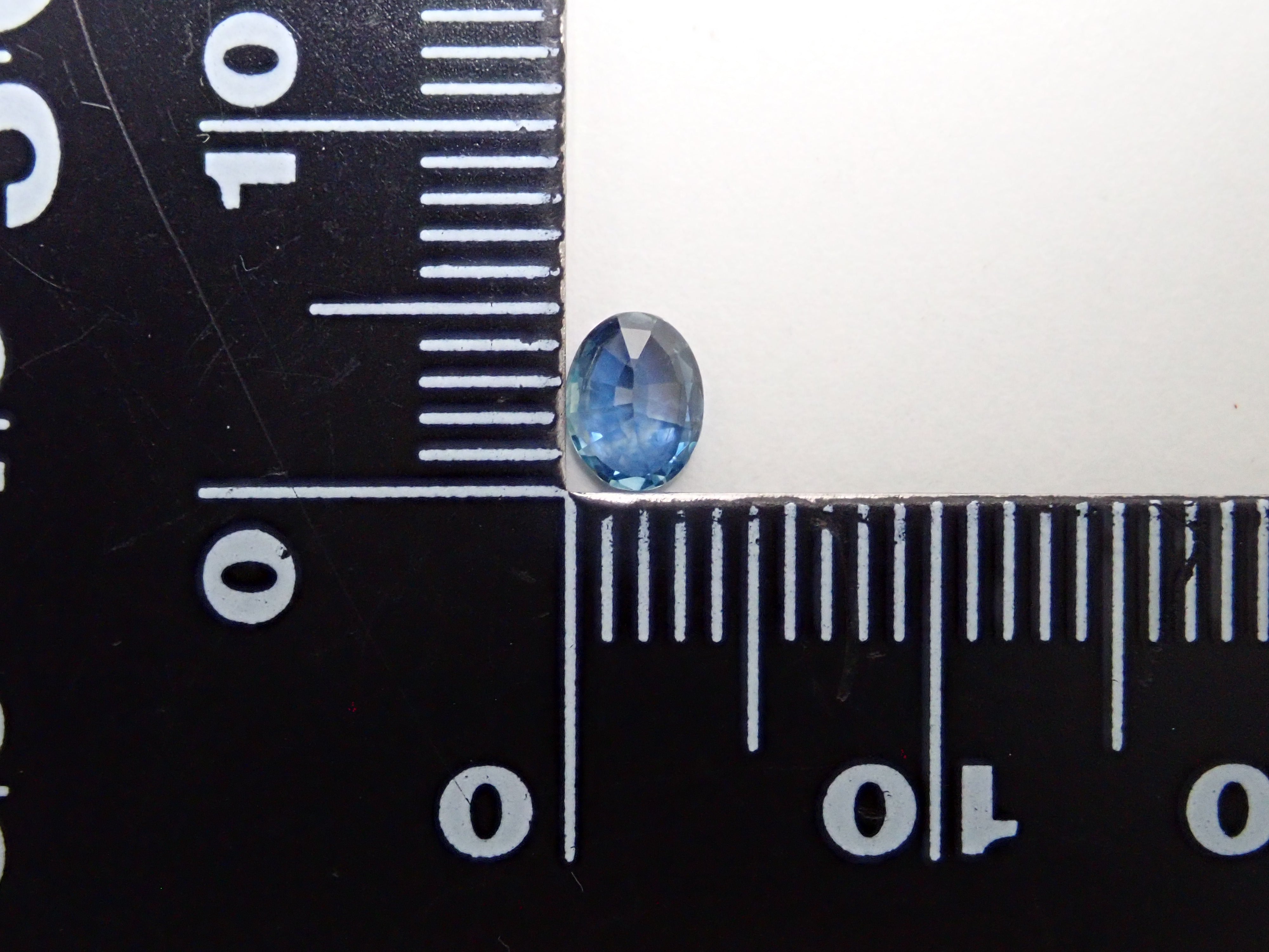 蒙大拿藍寶石 0.359 克拉裸石(藍色藍寶石)
