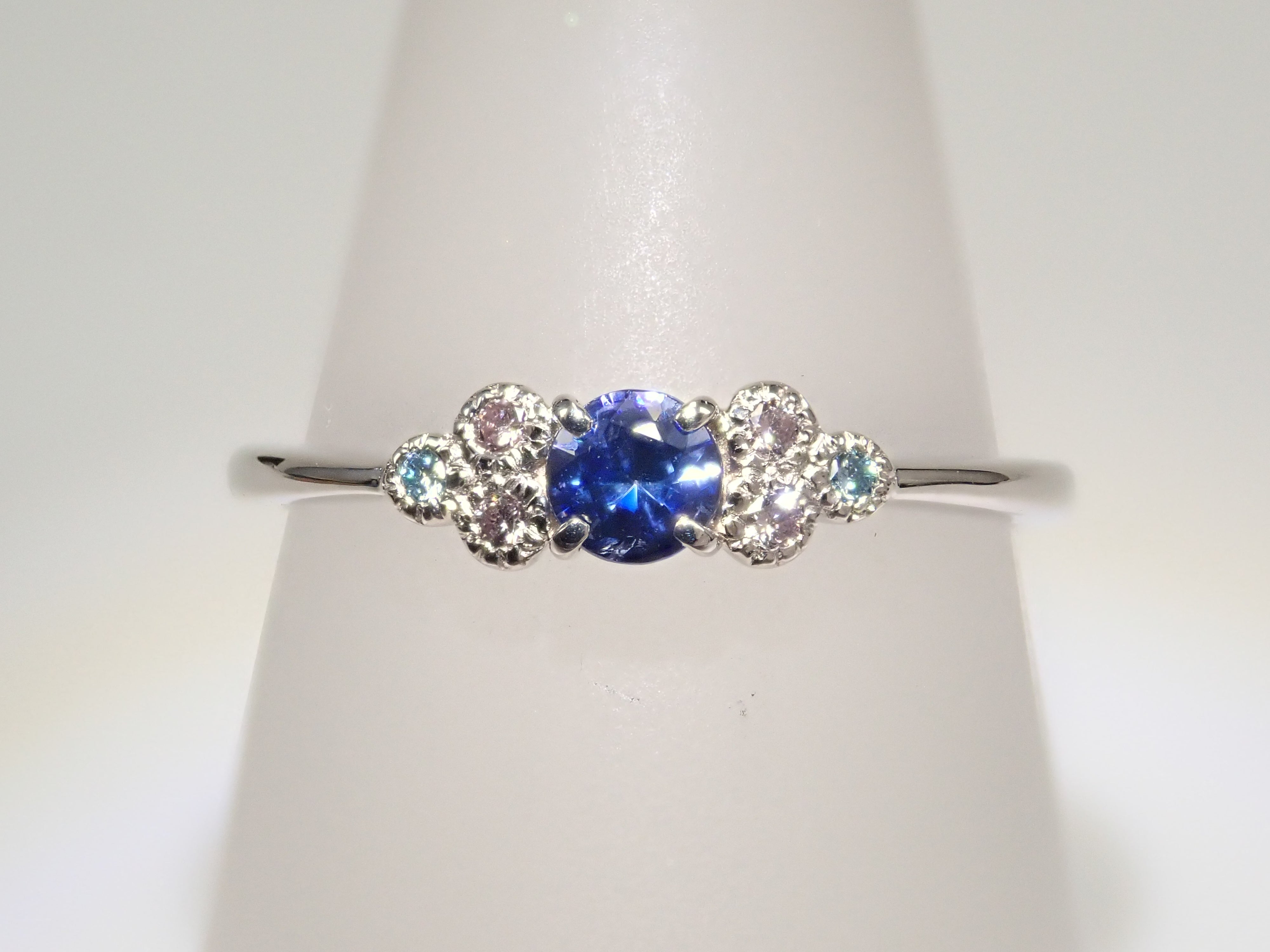 Pt950 ベニトアイト 0.17ct リング