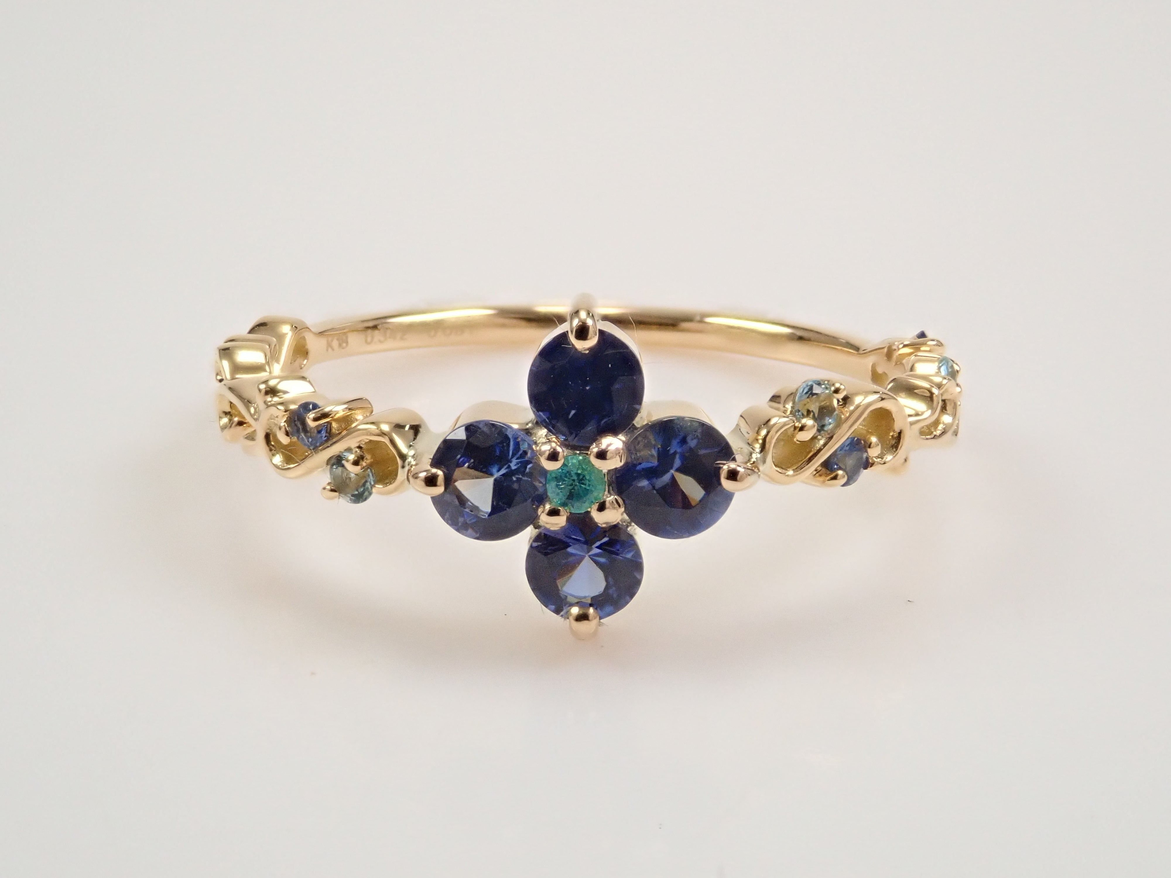 K18YG ベニトアイト 0.342ct リング