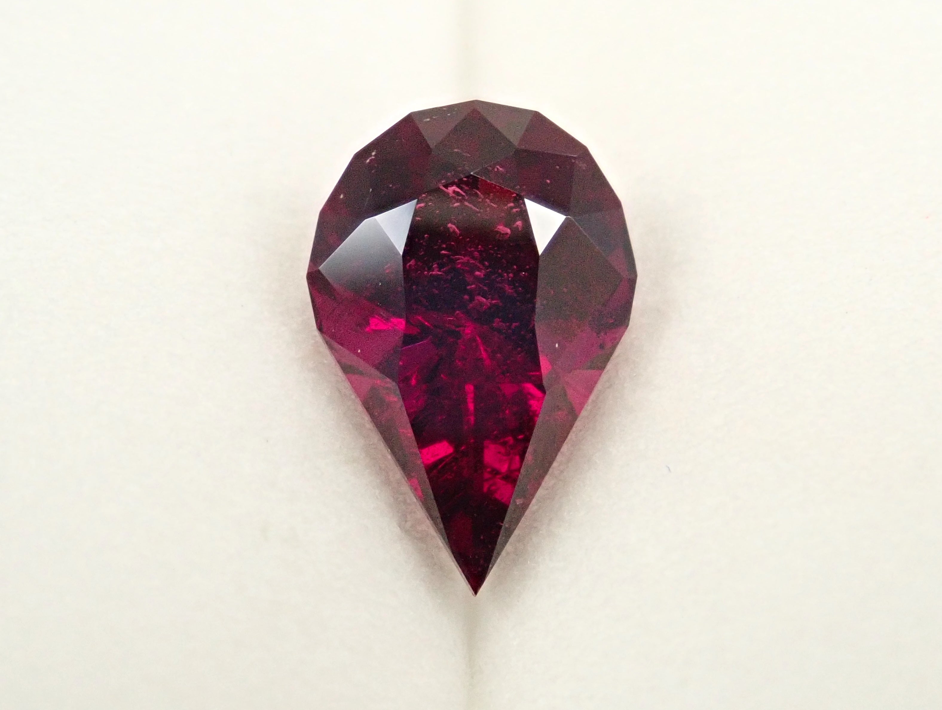 【2/14 22時販売】タンザニア産ロードライトガーネット 2.370ctルース
