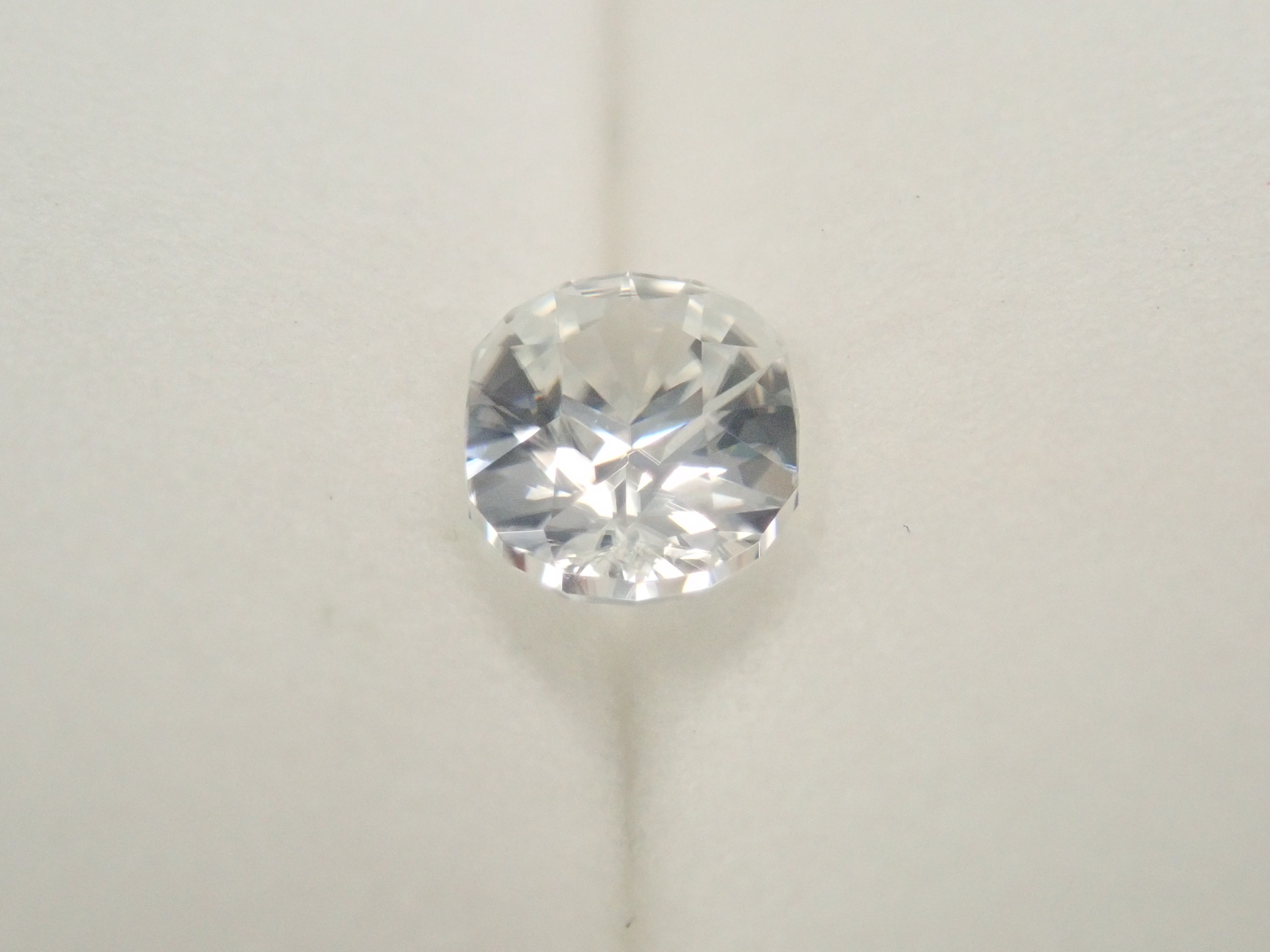 【12561909掲載】カンボジア産カラーレスジルコン 1.121ctルース