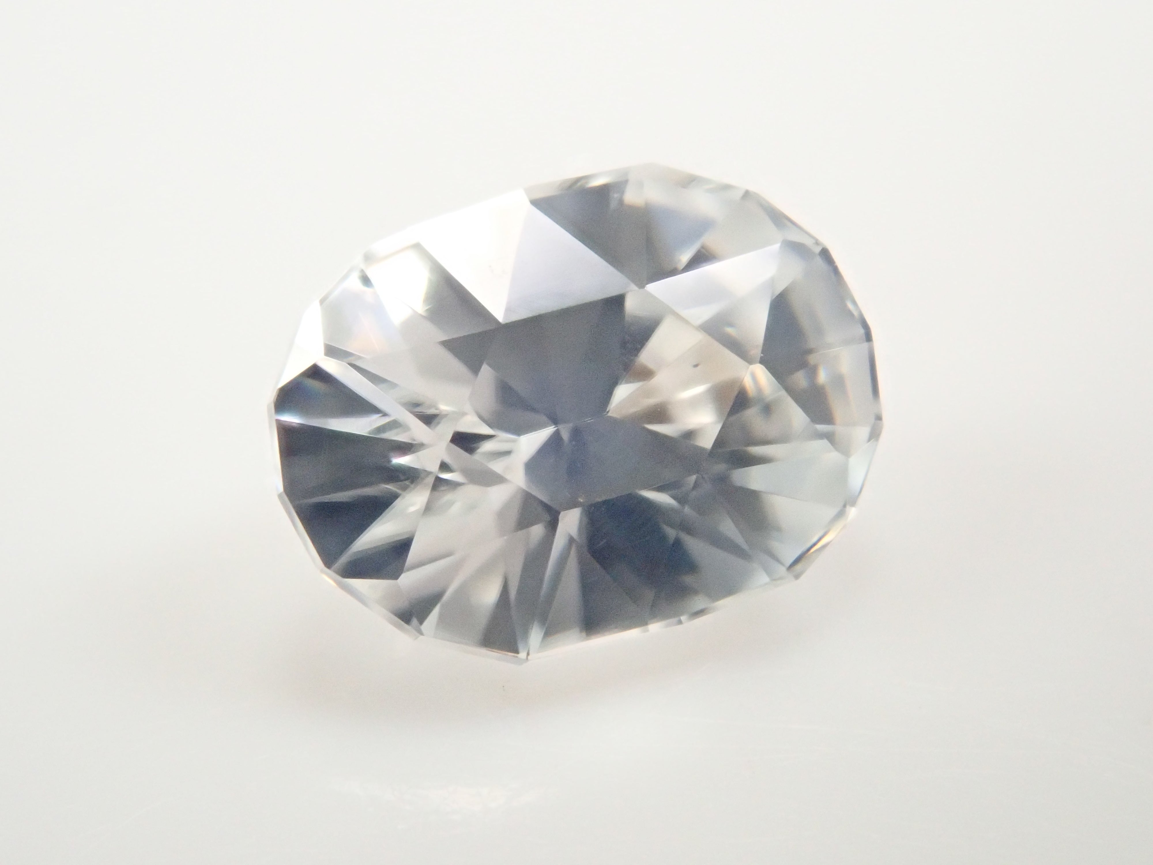 【12561909掲載】カンボジア産カラーレスジルコン 1.121ctルース