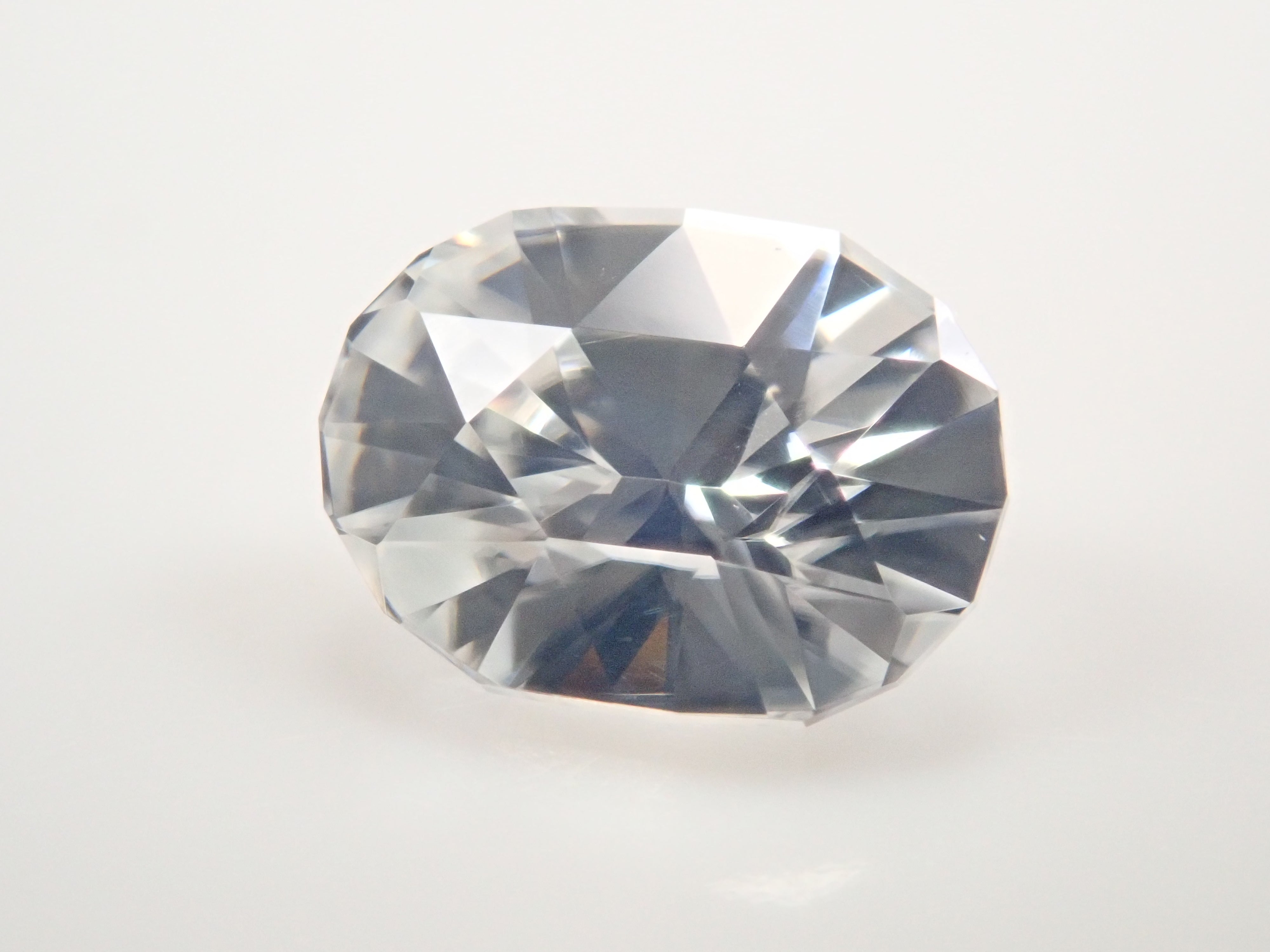 【12561909掲載】カンボジア産カラーレスジルコン 1.121ctルース