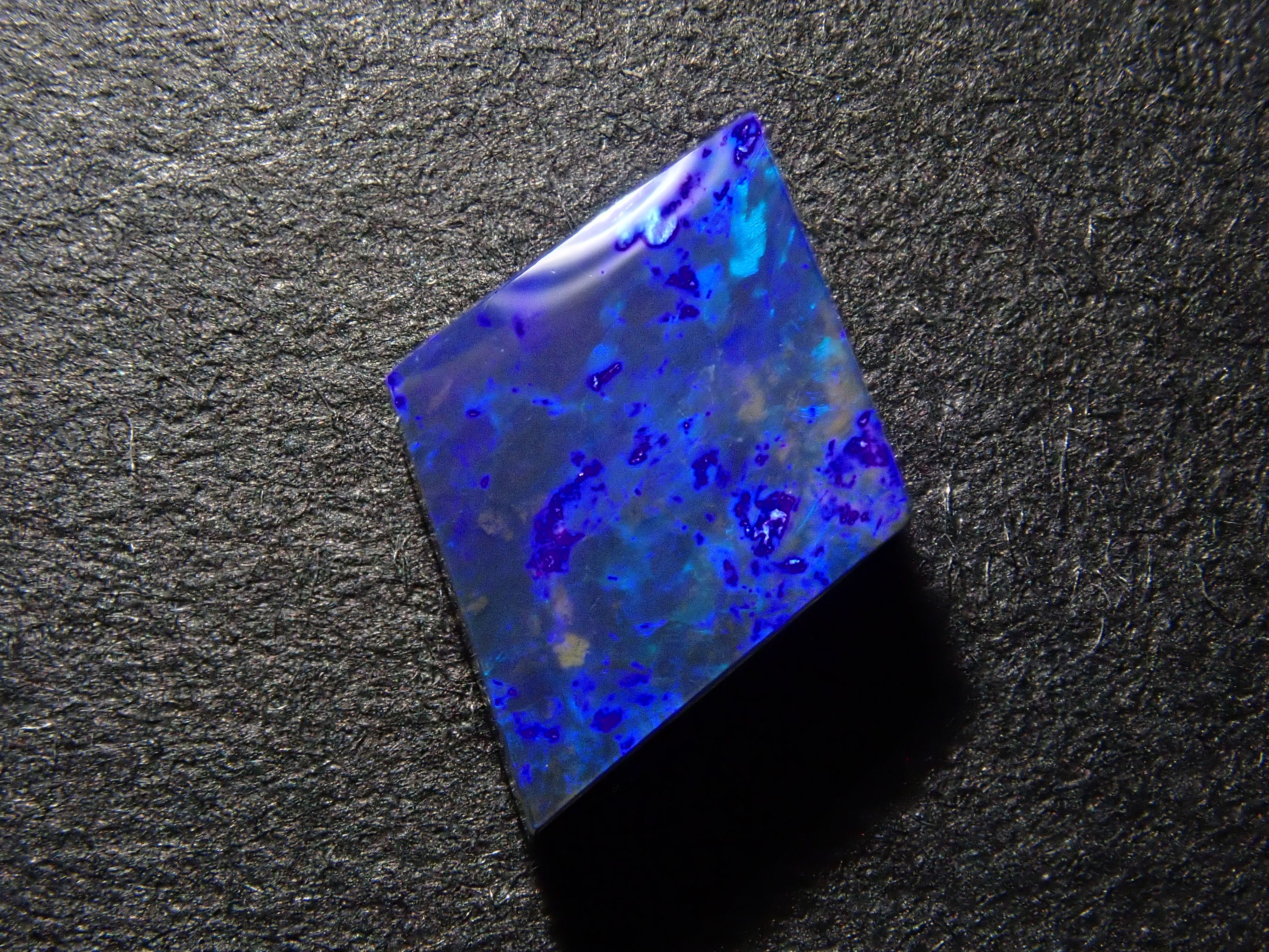 【12561913掲載】オーストラリア産ブラックオパール 0.221ctルース