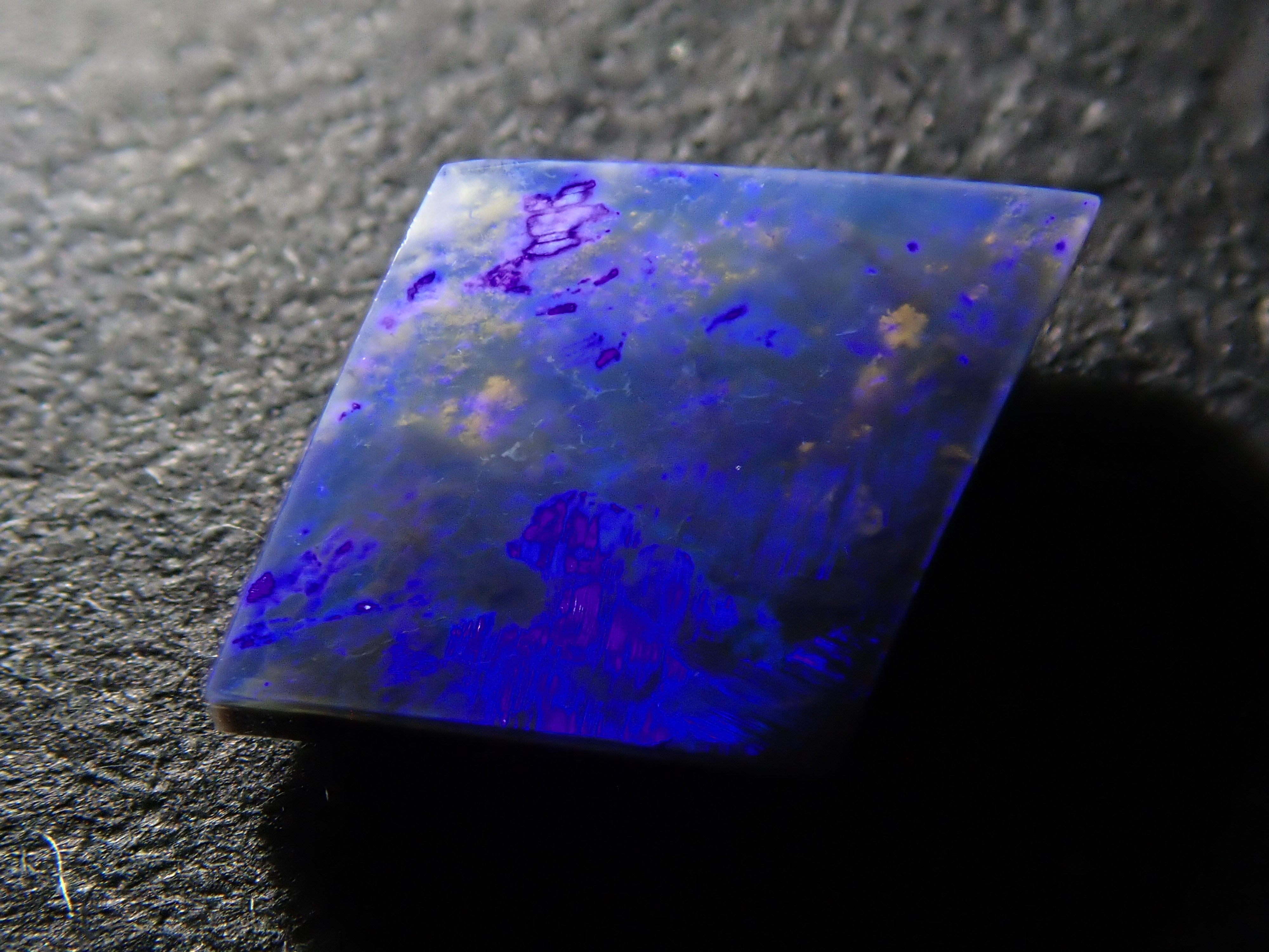 【12561913掲載】オーストラリア産ブラックオパール 0.221ctルース