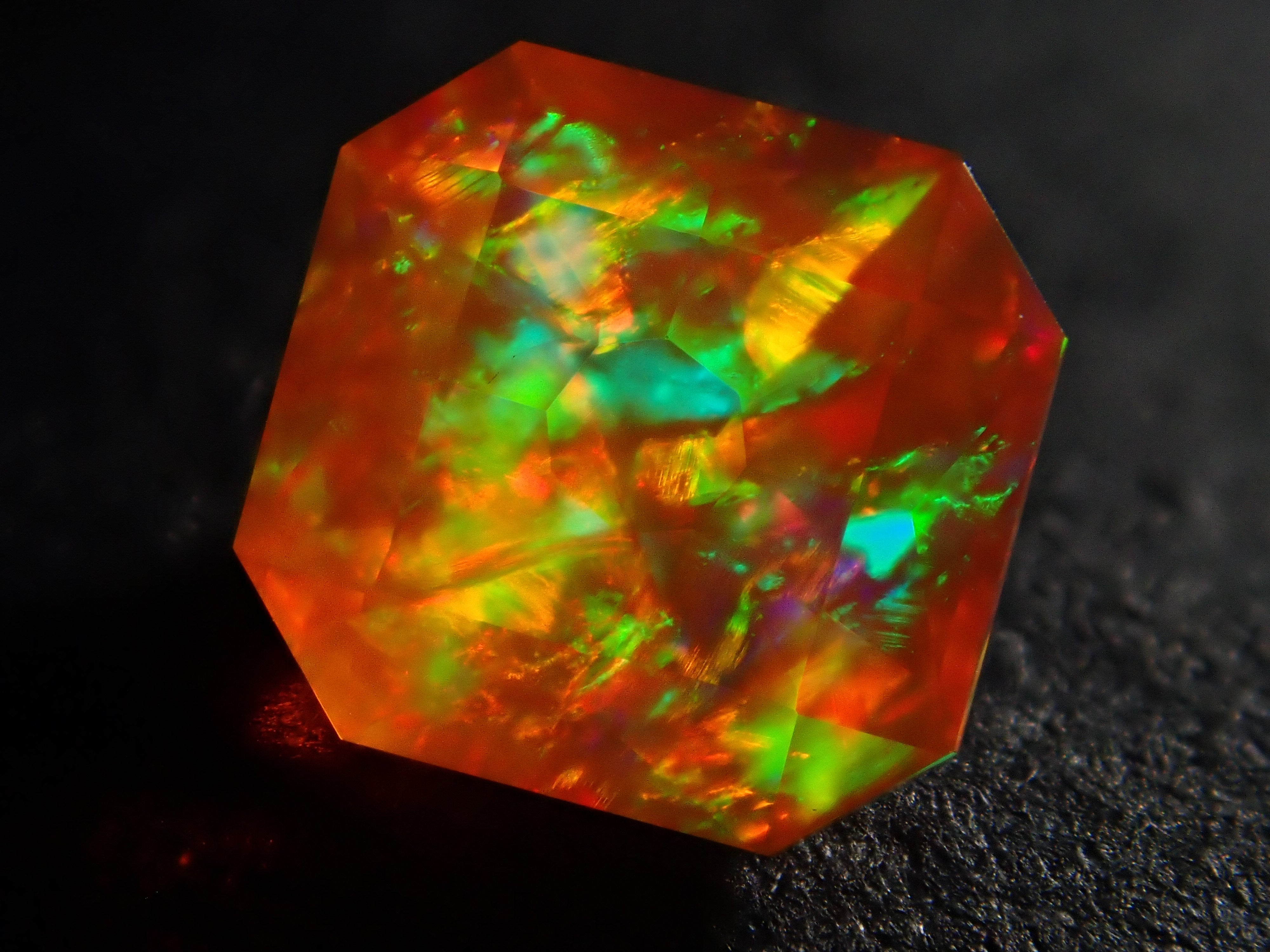 メキシコ産ファイアオパール 0.459ctルース