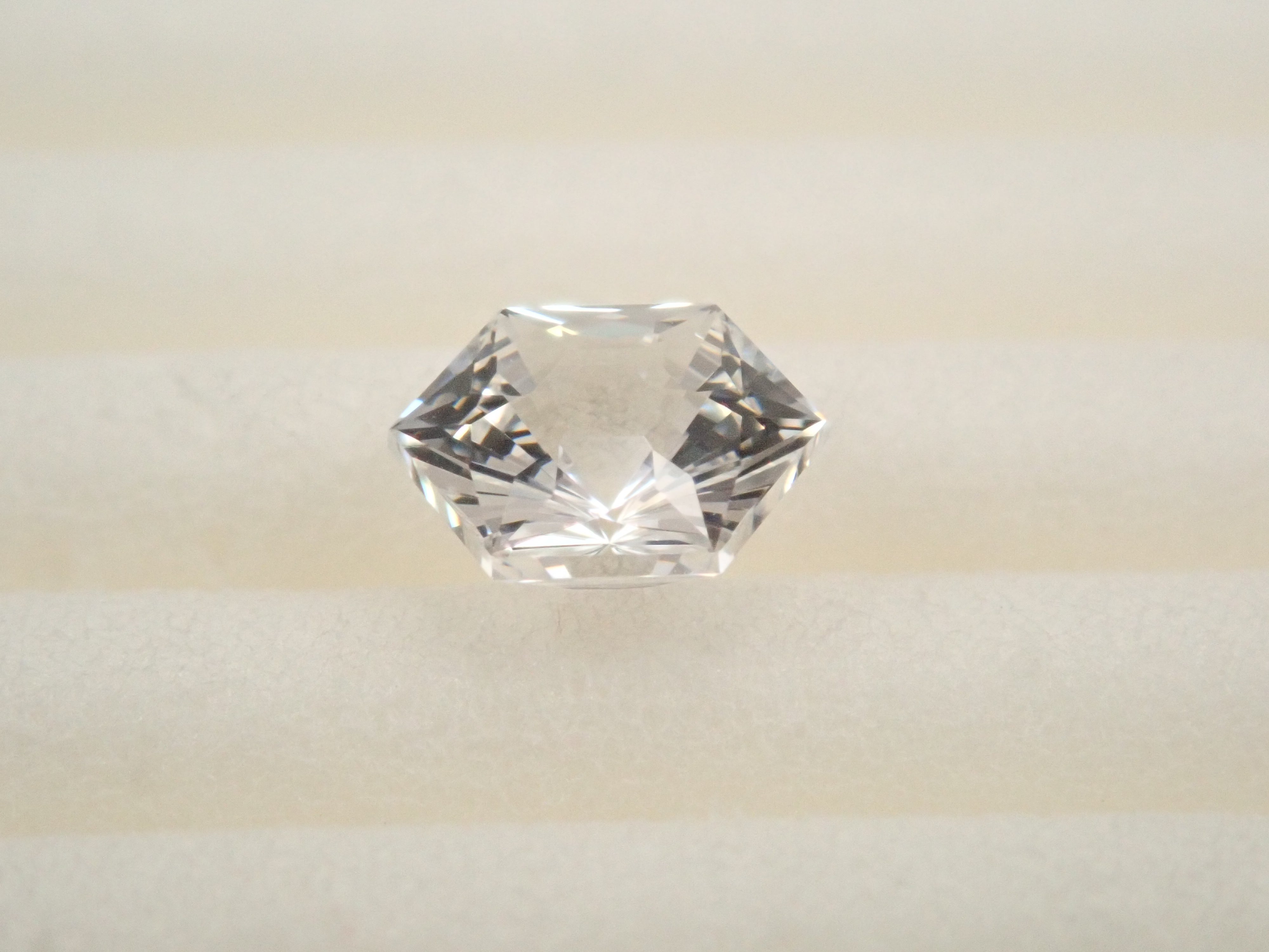 YAG(イットリウムアルミニウムガーネット) 0.598ctルース