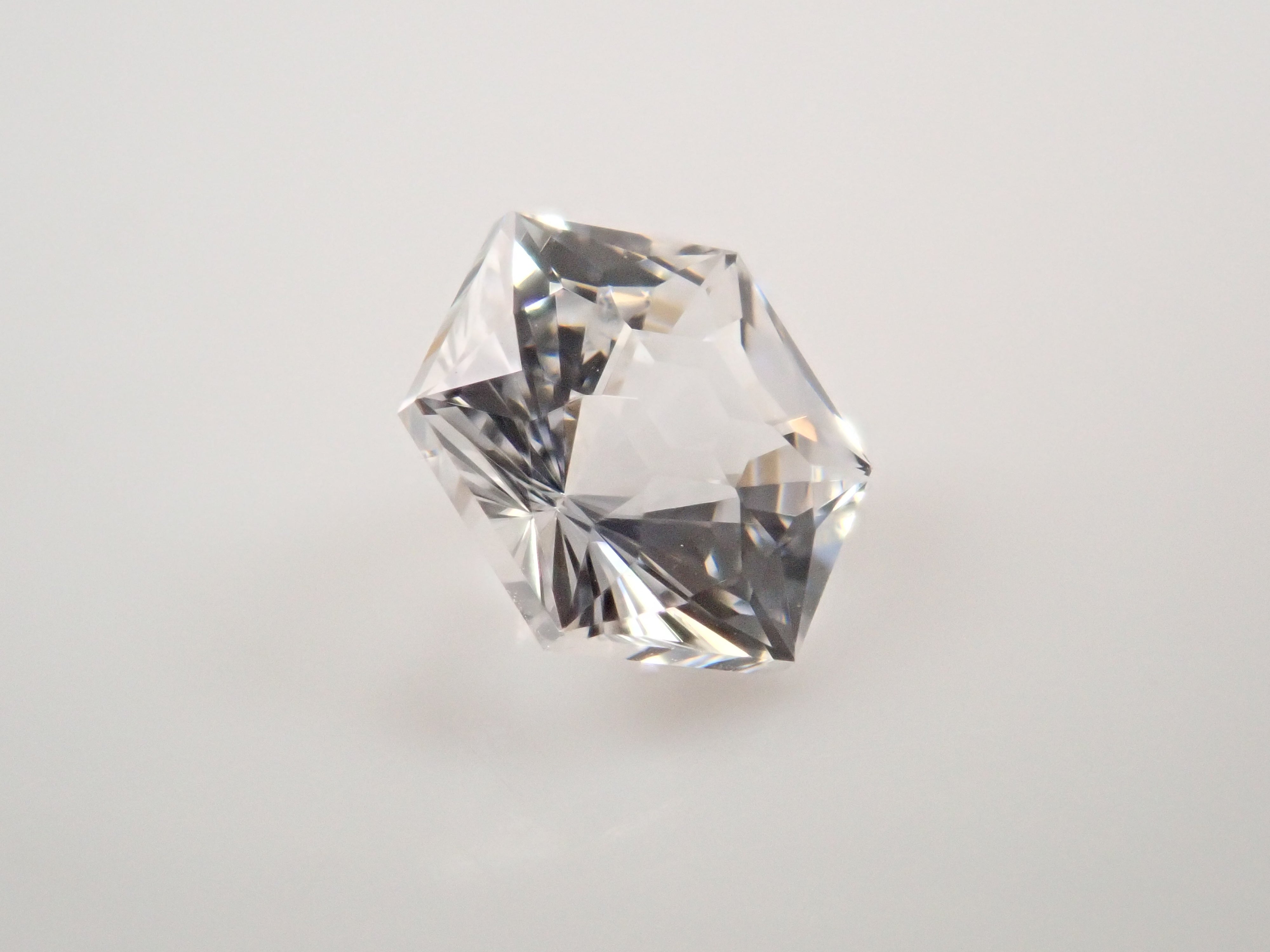 YAG(イットリウムアルミニウムガーネット) 0.598ctルース