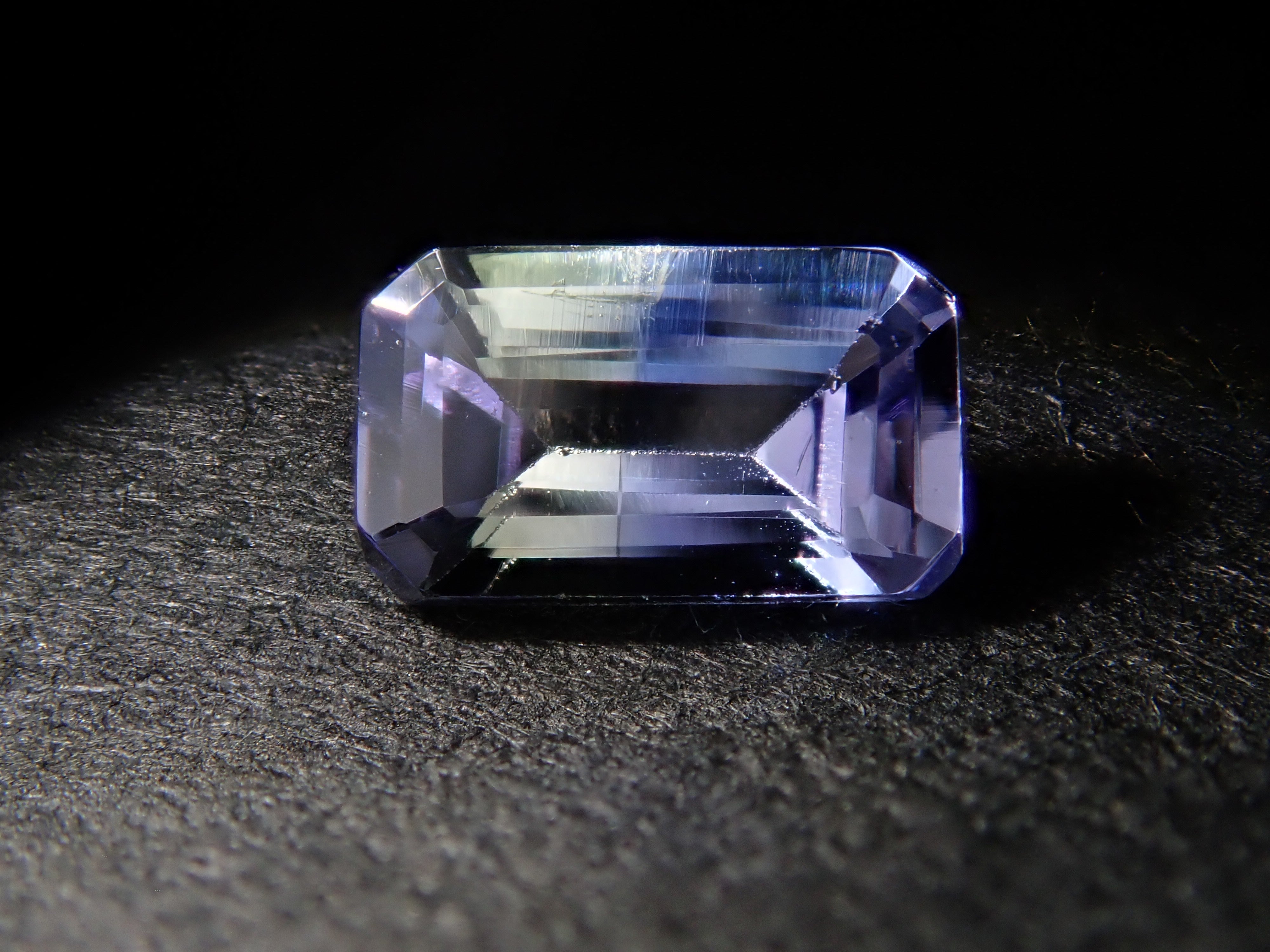 タンザニア産バイカラーゾイサイト 0.312ctルース