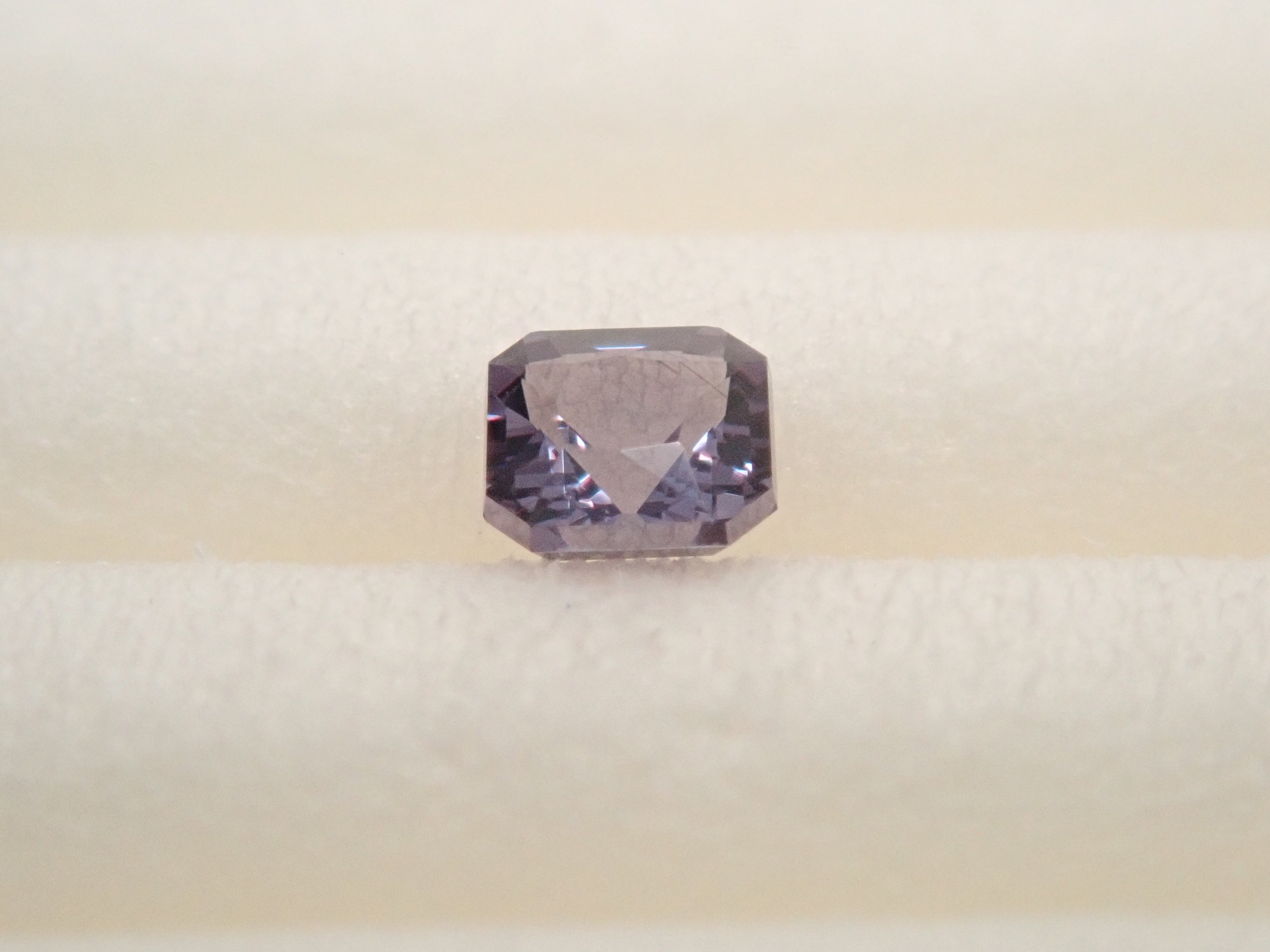 【12559928掲載】タンザニア産ベキリーブルーガーネット(カラーチェンジガーネット) 0.102ctルース