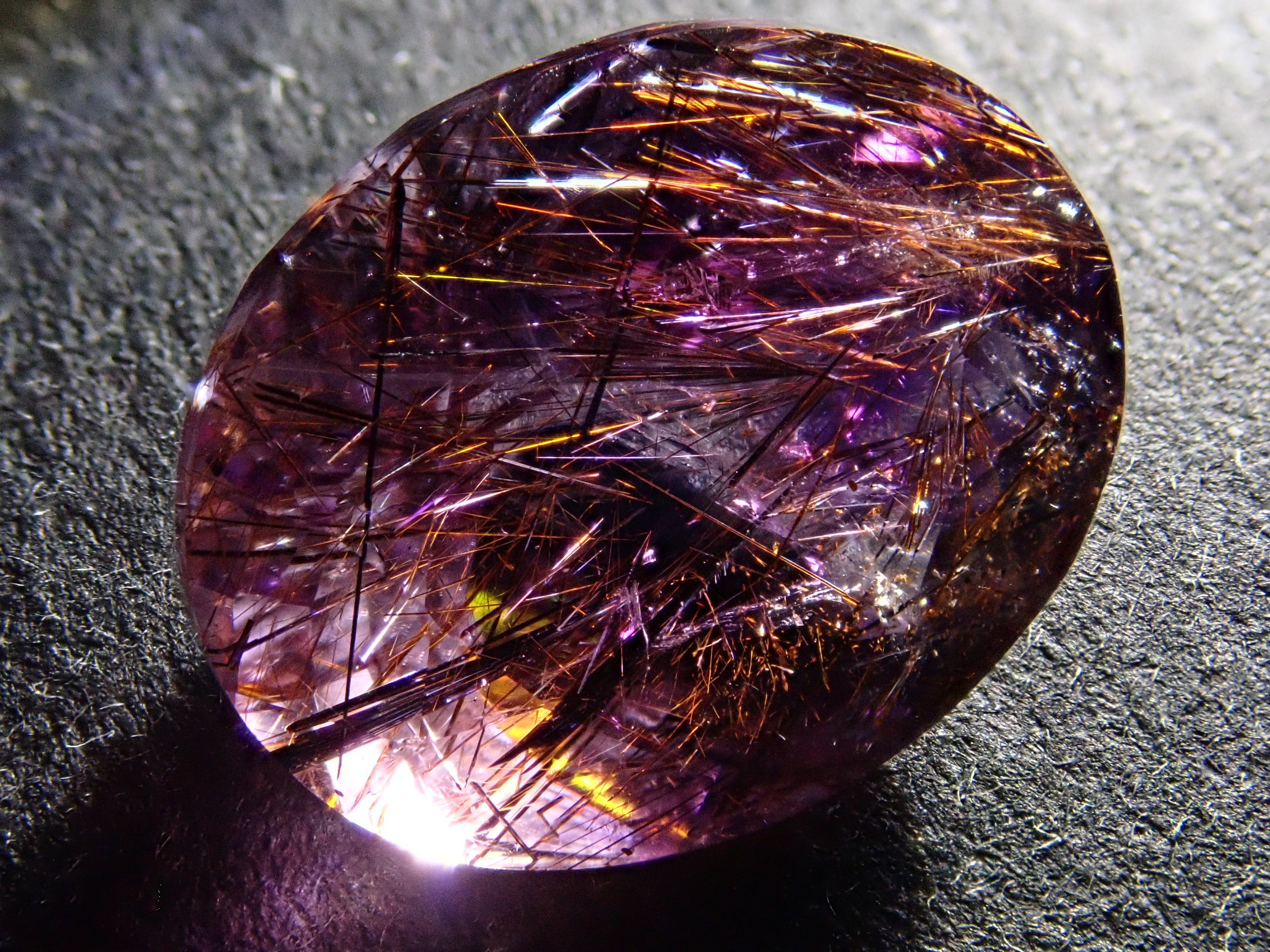 【12559896掲載】ブラジル産エレスチャルアメジスト 3.678ctルース