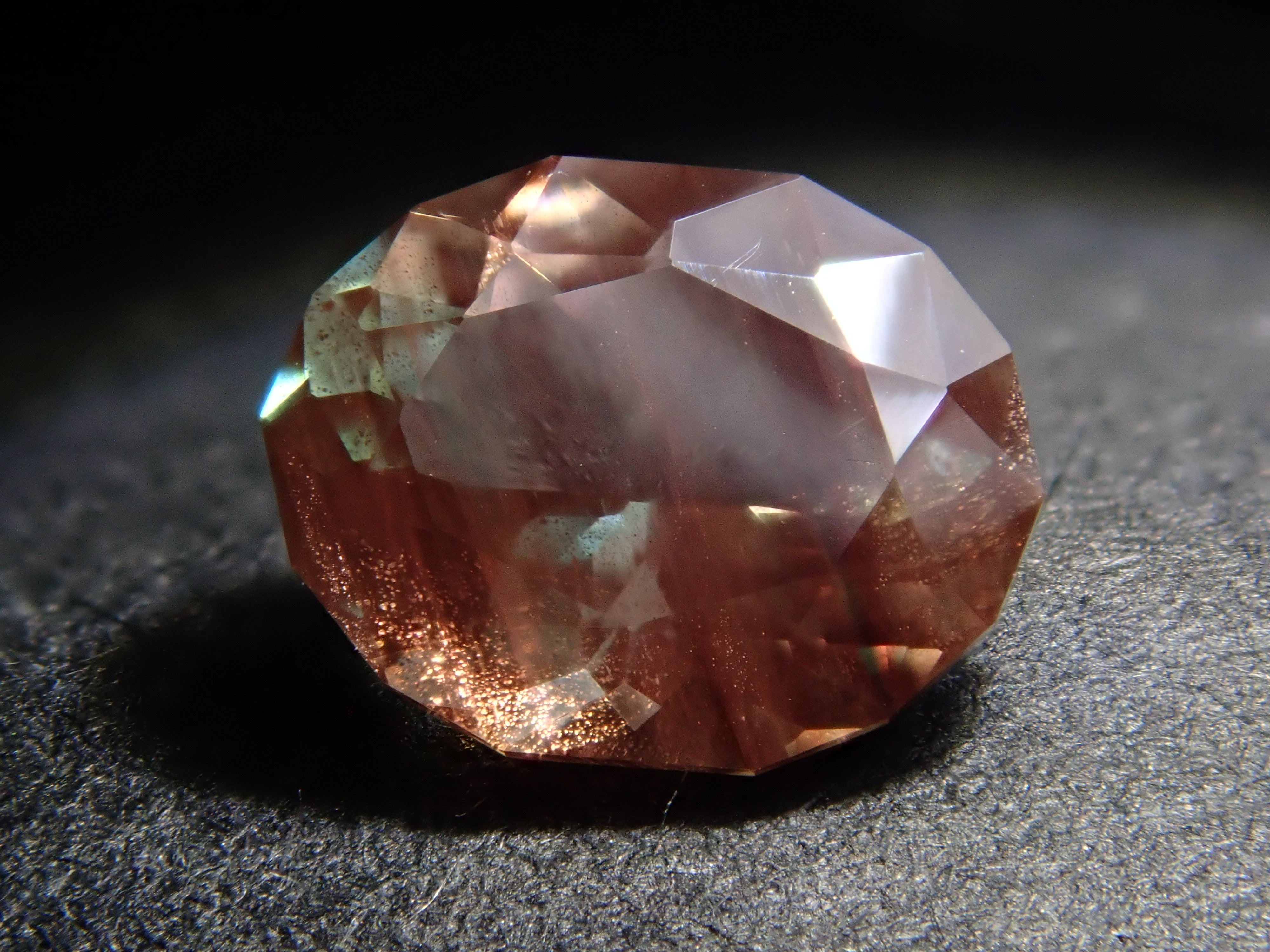 【12561305掲載】アメリカ産オレゴンサンストーン 0.472ctルース