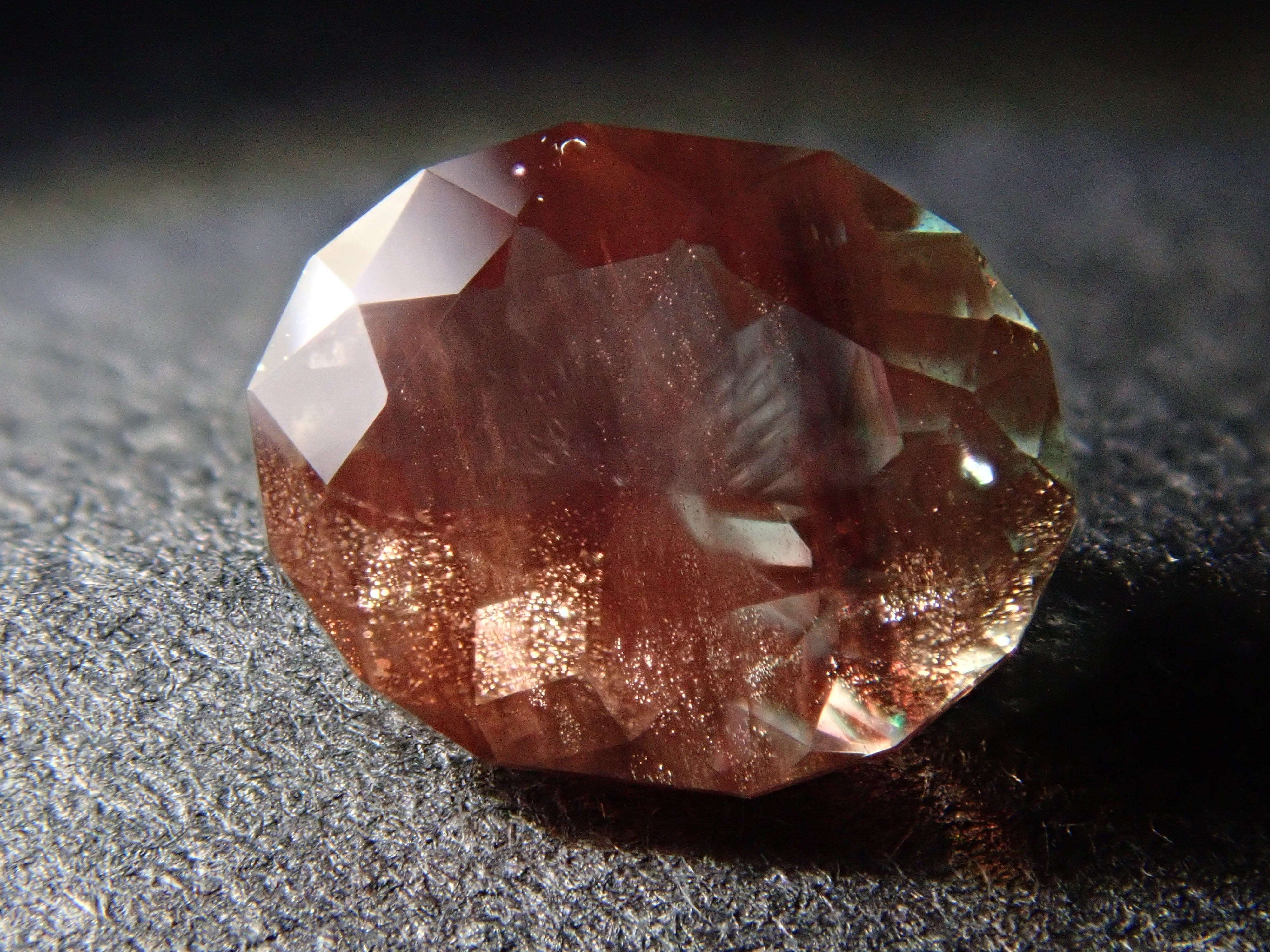 【12561305掲載】アメリカ産オレゴンサンストーン 0.472ctルース