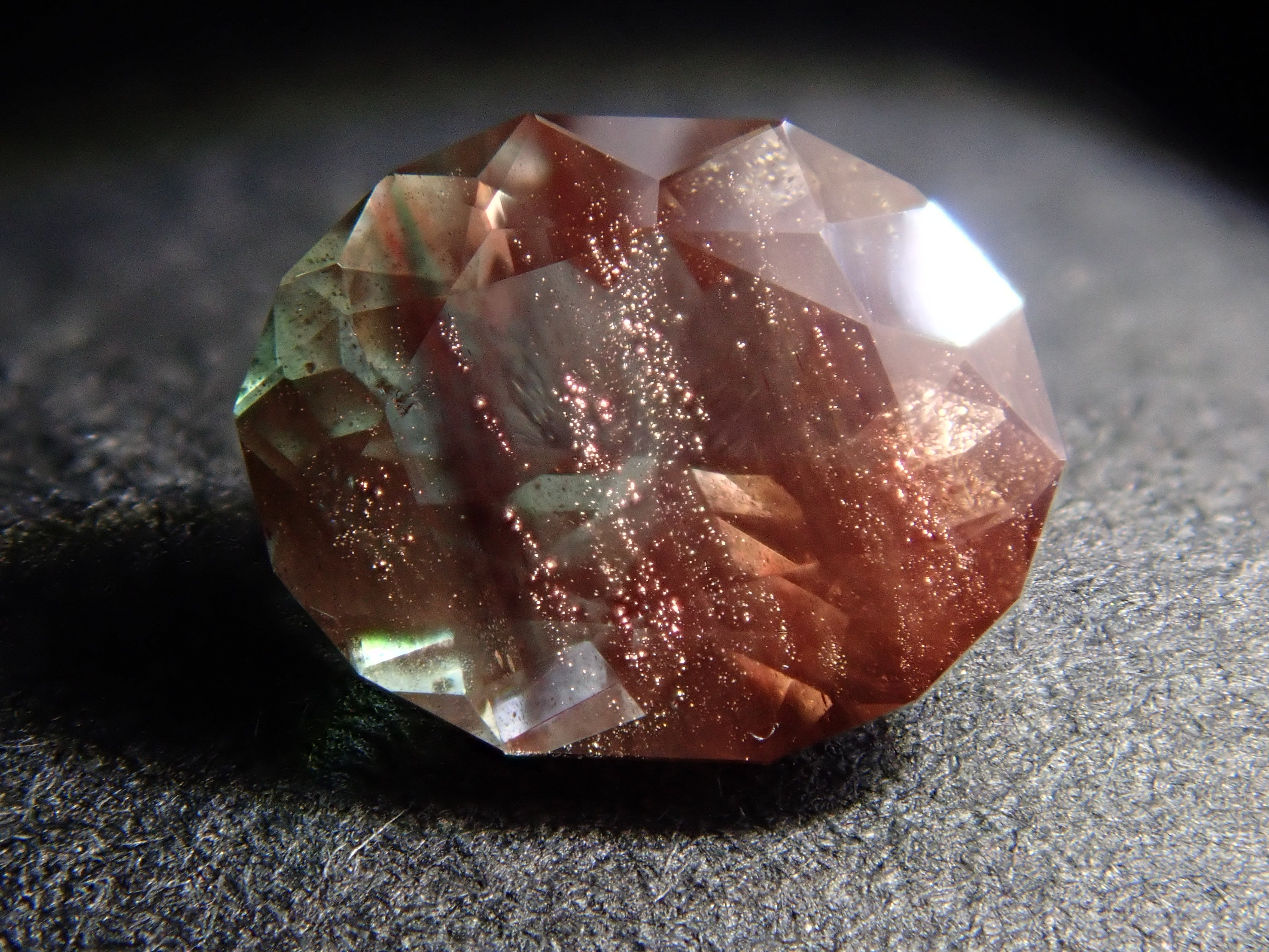 【12561305掲載】アメリカ産オレゴンサンストーン 0.472ctルース