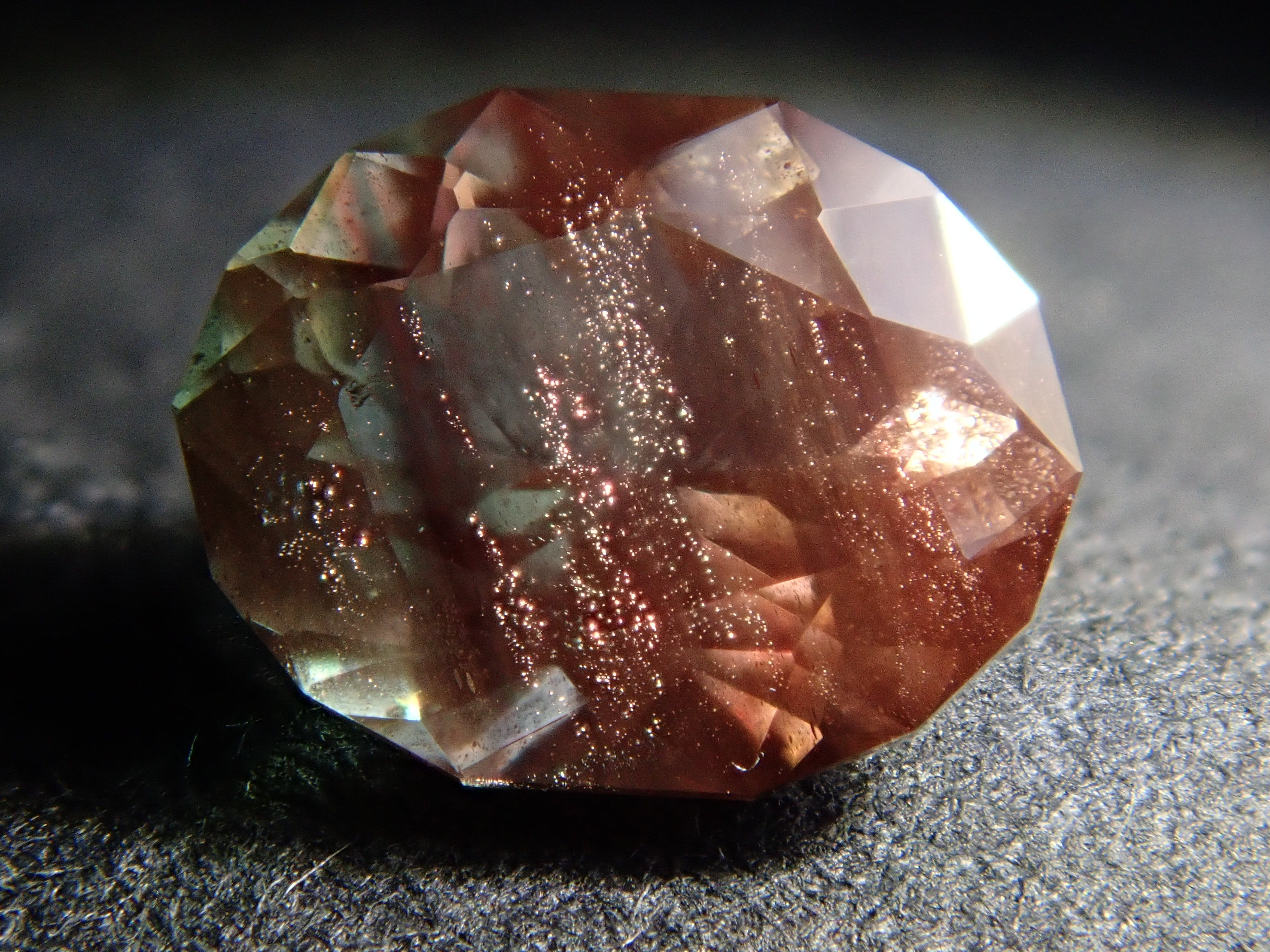 【12561305掲載】アメリカ産オレゴンサンストーン 0.472ctルース