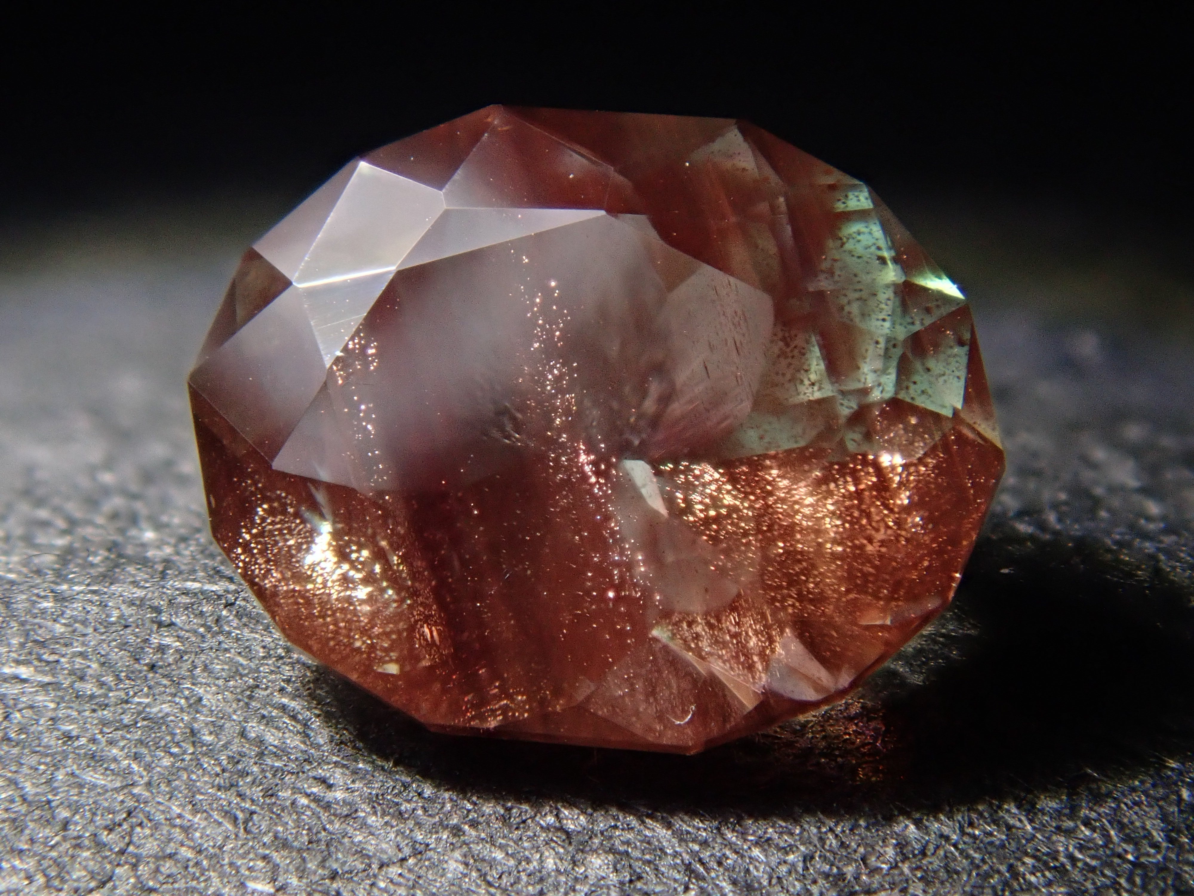 【12561305掲載】アメリカ産オレゴンサンストーン 0.472ctルース