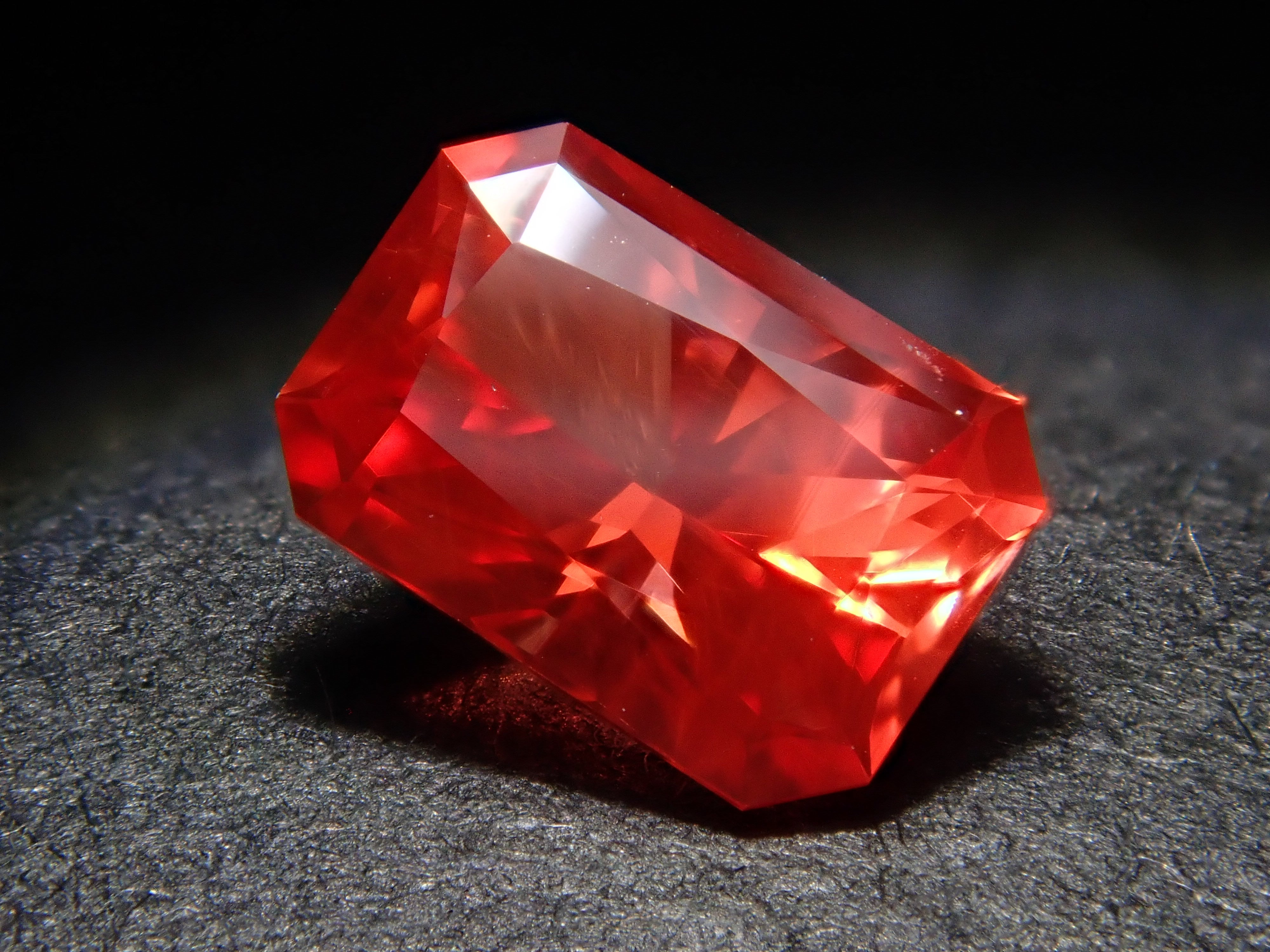 【12561308掲載】アメリカ産オレゴンサンストーン 0.428ctルース