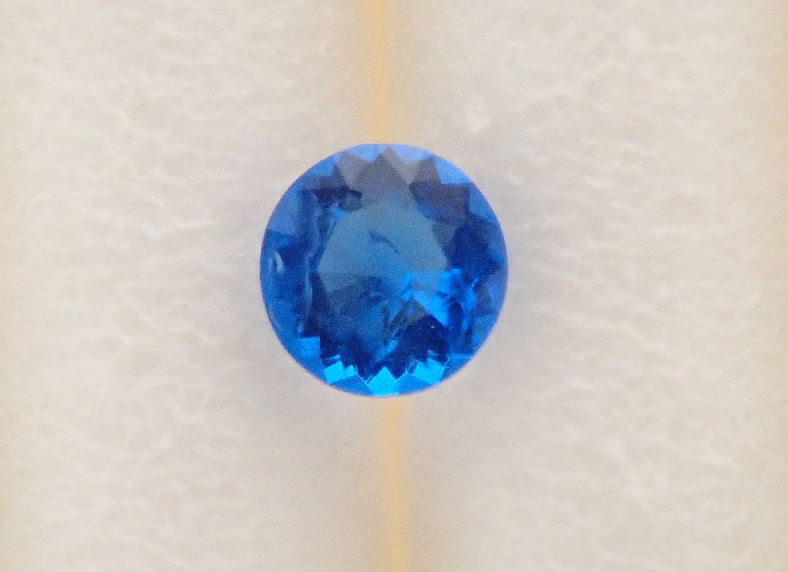 【2/19 22時販売】ドイツ産アウイナイト 2.2mm/0.035ctルース