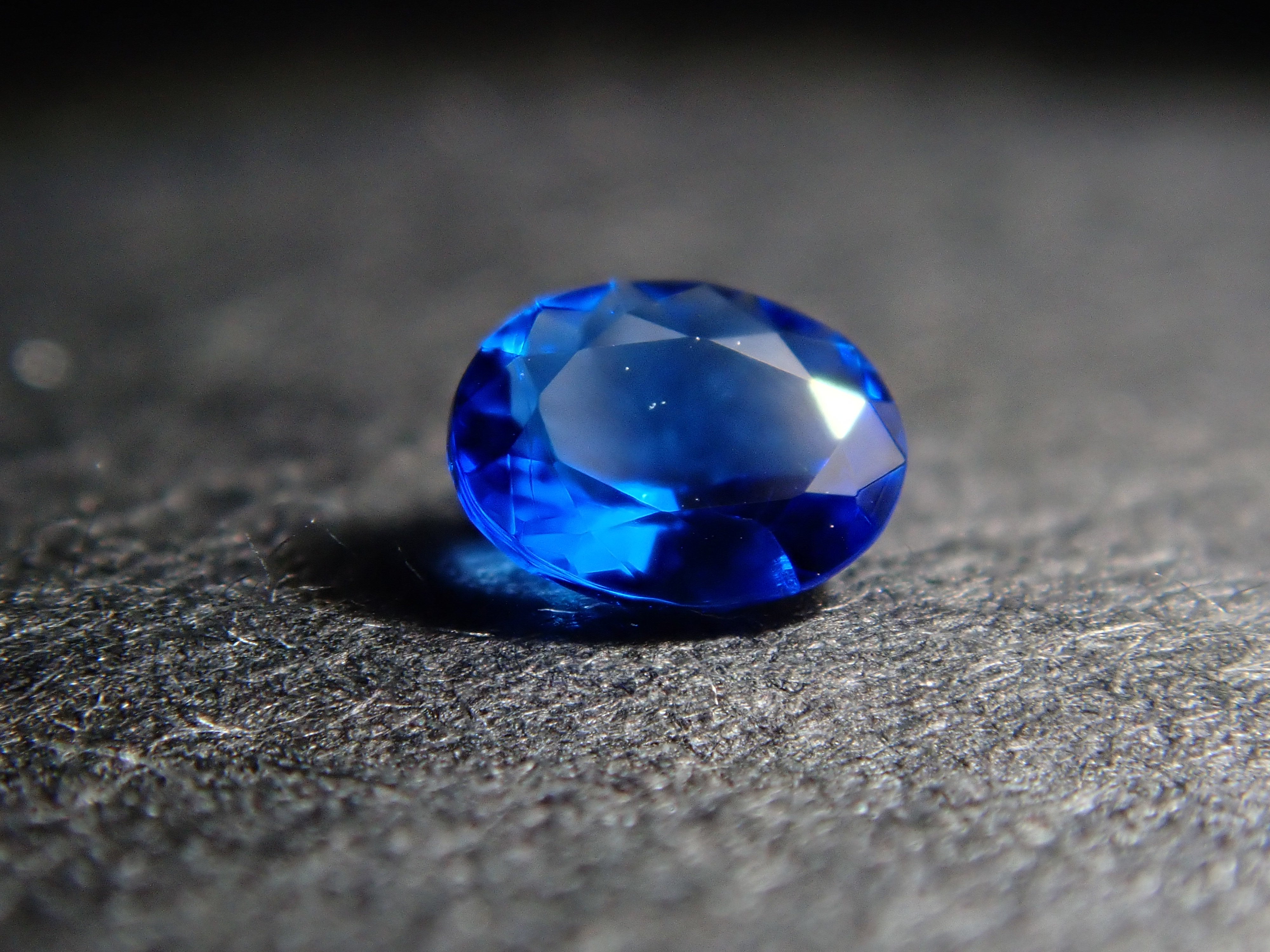 ドイツ産アウイナイト 0.048ctルース