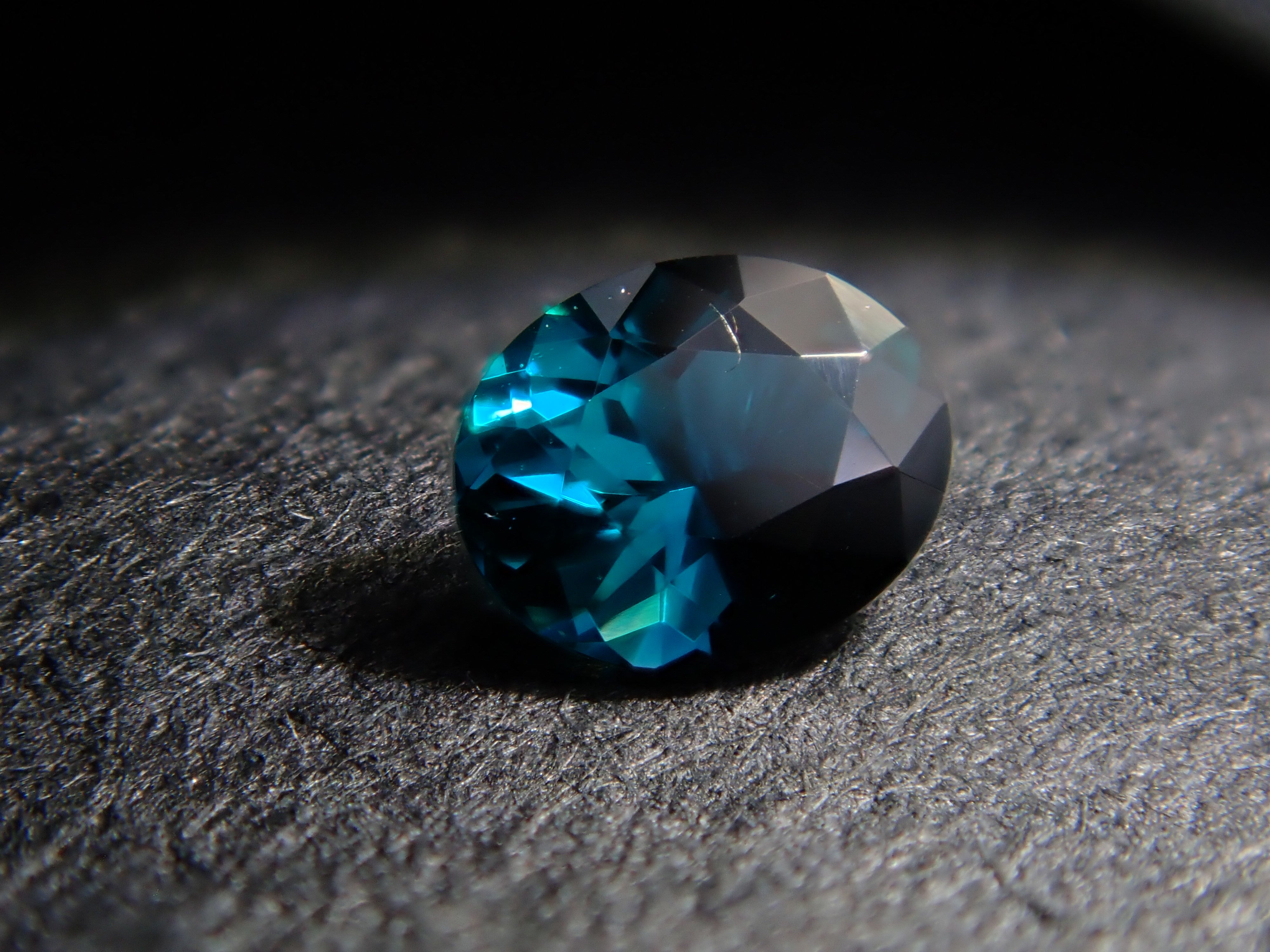 【12561504掲載】パキスタン産ラズライト(天藍石) 0.077ctルース