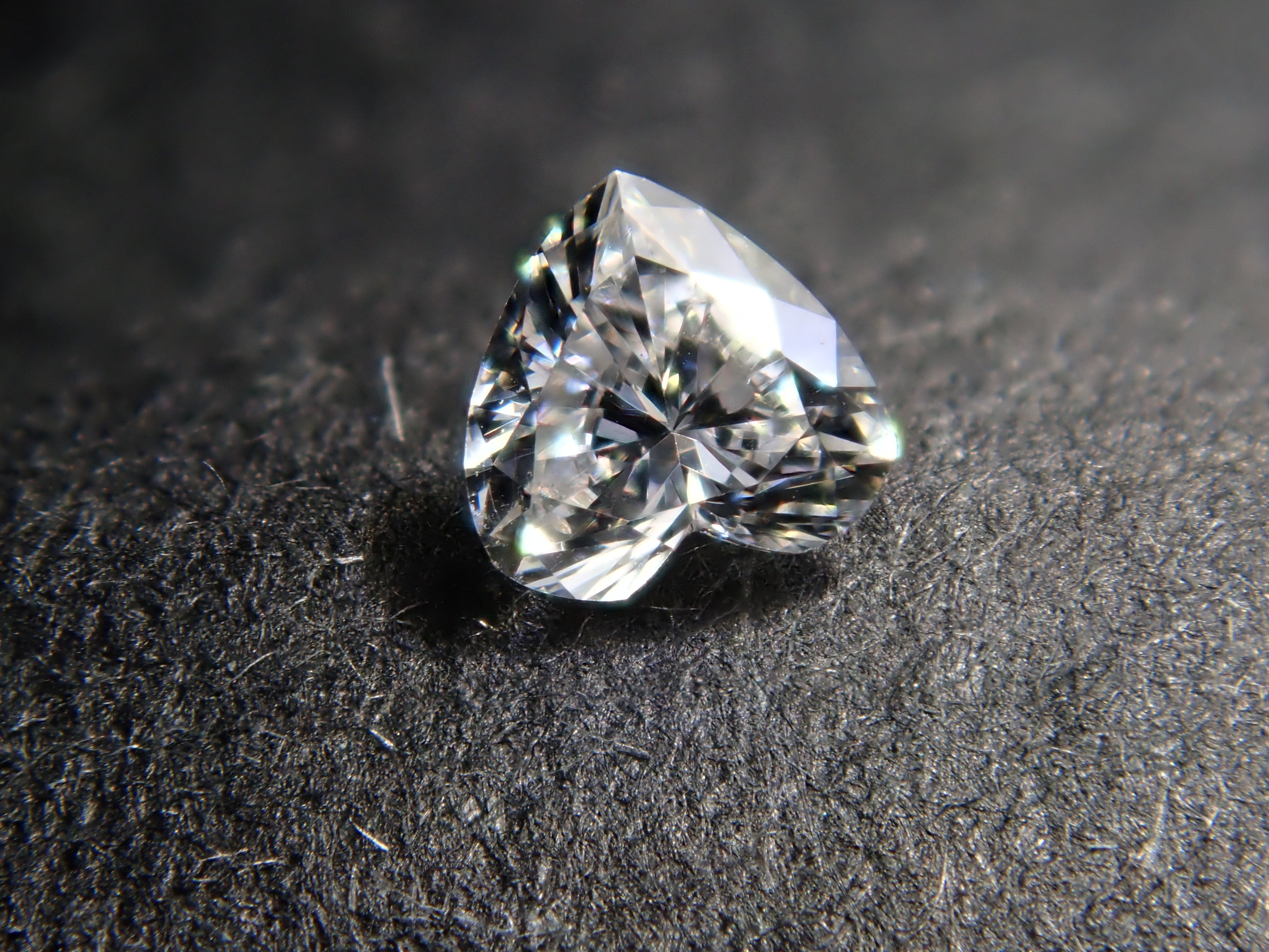 ダイヤモンド 2.5mm/0.057ctルース(VSクラス相当,ハートシェイプ)