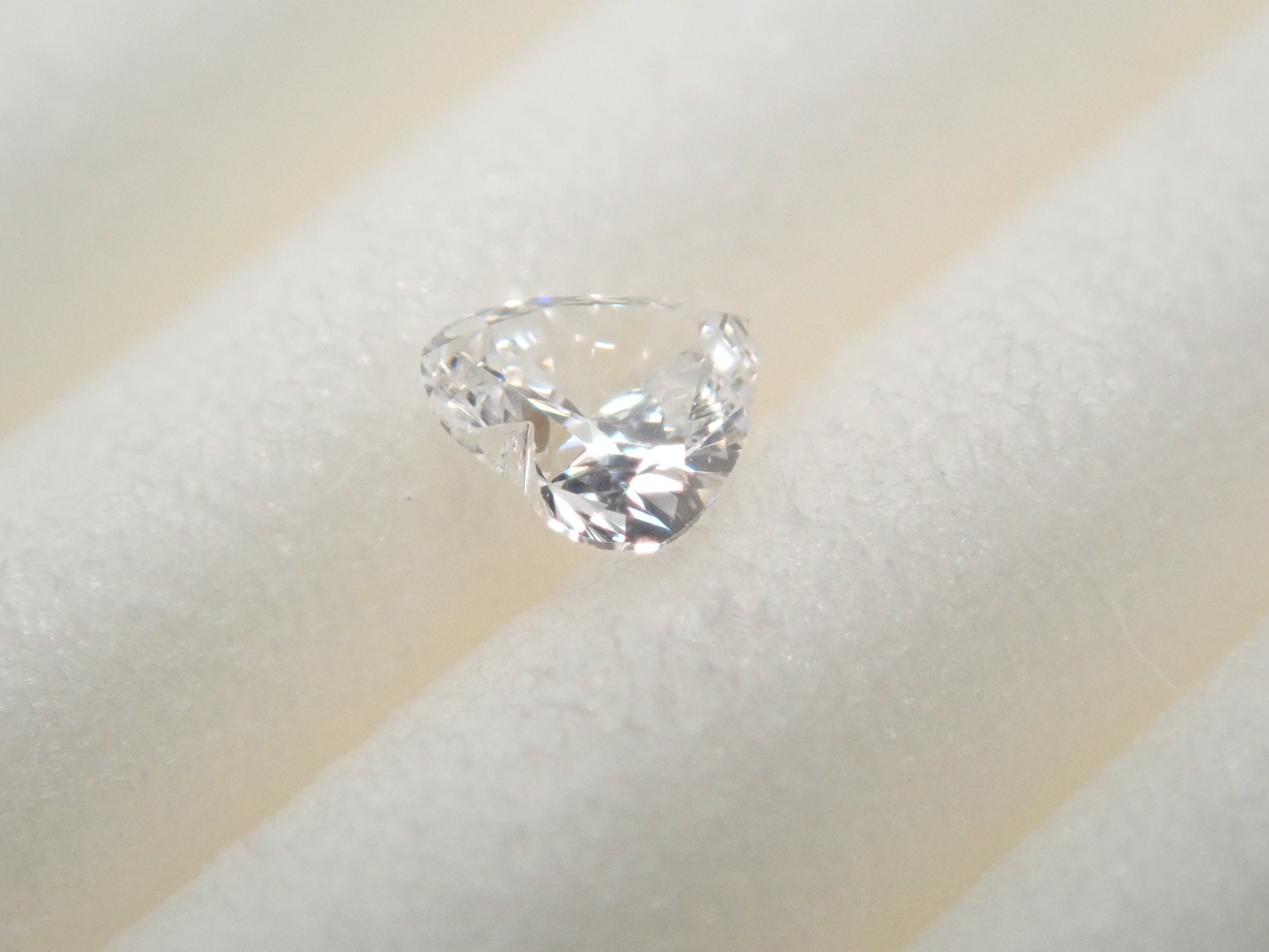 ダイヤモンド 2.5mm/0.057ctルース(VSクラス相当,ハートシェイプ)