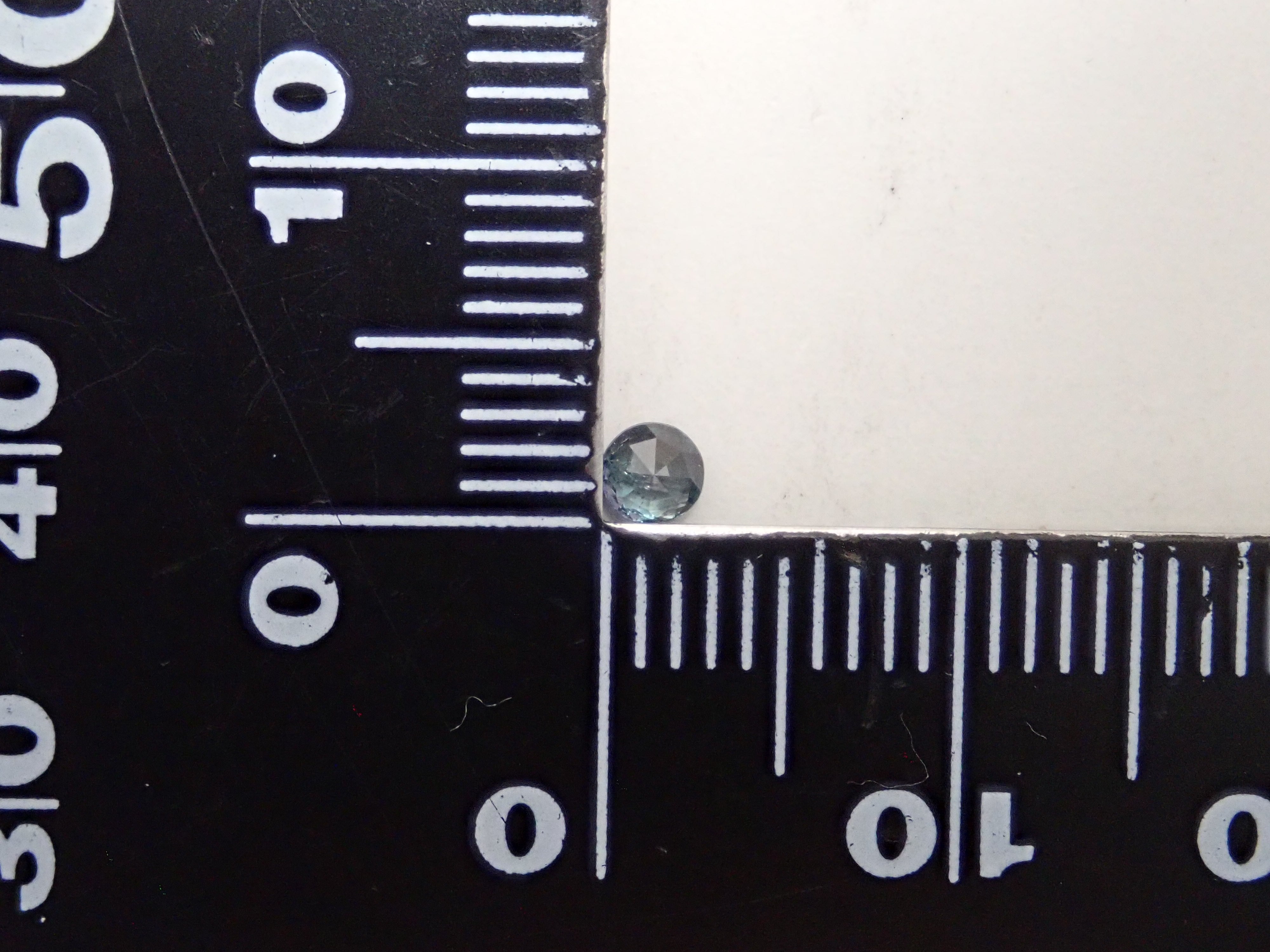 ブラジル産ブラジル産アレキサンドライト 0.121ctルース